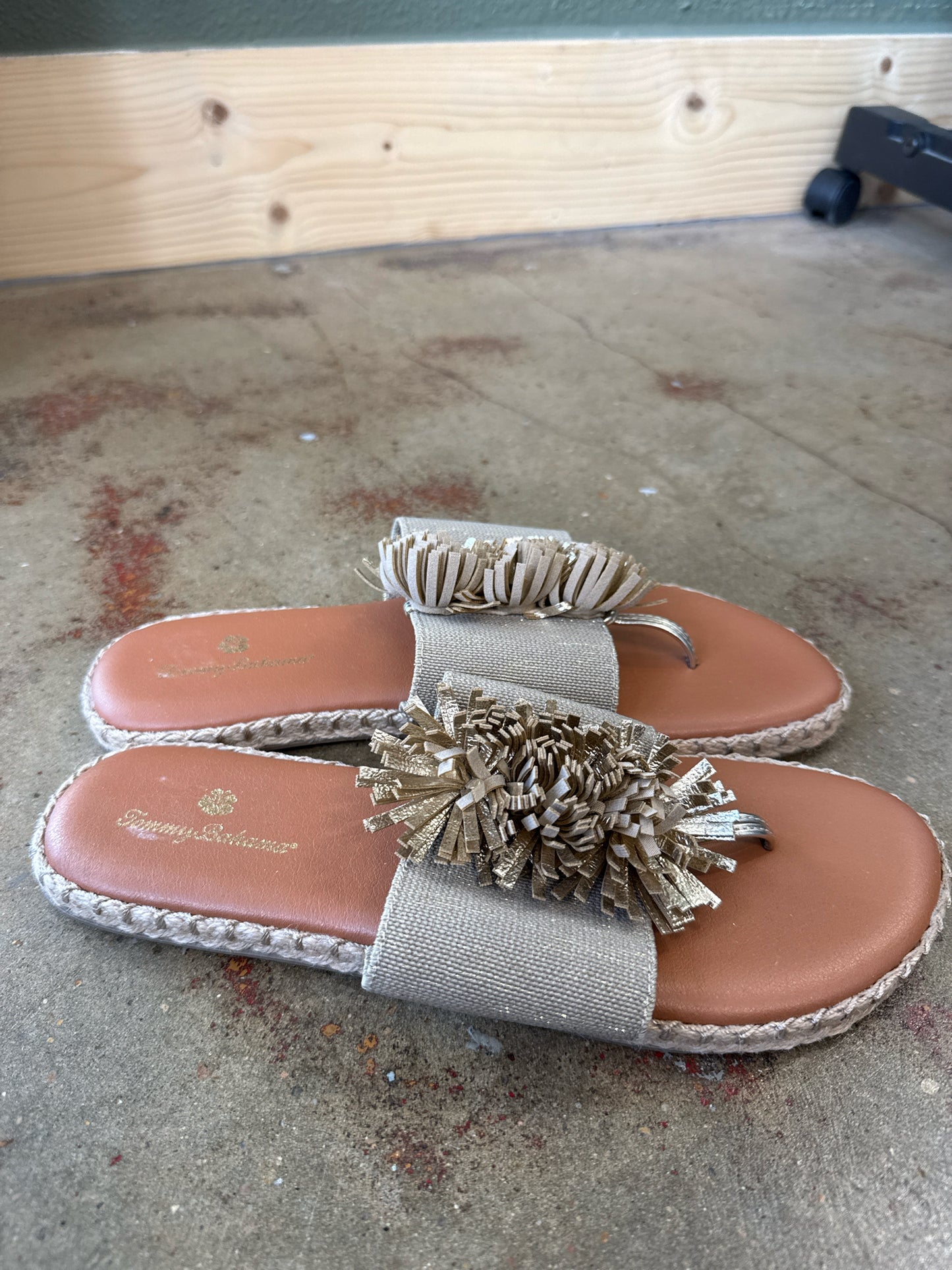 Tommy Bahama Shoe Size 9 Gold/Brown Flip Flops