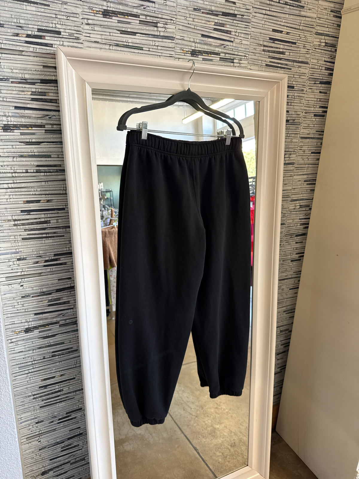 Lululemon Size M Charcoal Sweatpant