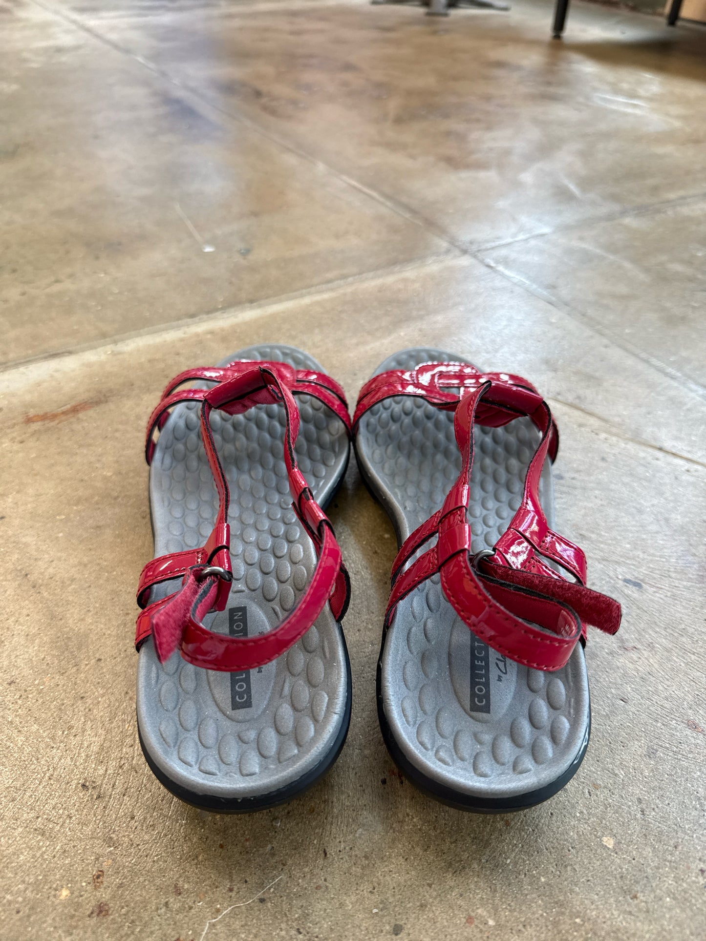 Clarks Shoe Size 7.5 Red Sandals