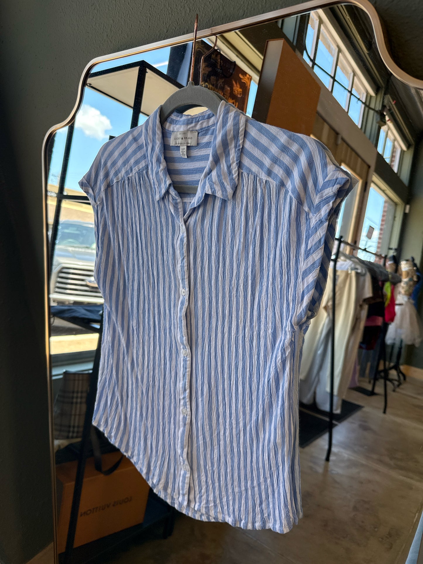 Lucky Brand Size S Blue/White Top