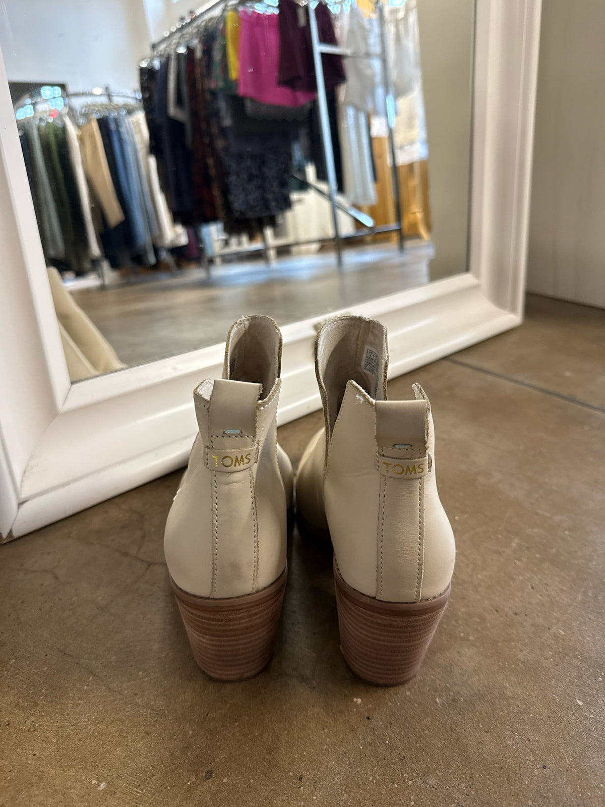 Toms Shoe Size 8 Tan Boots
