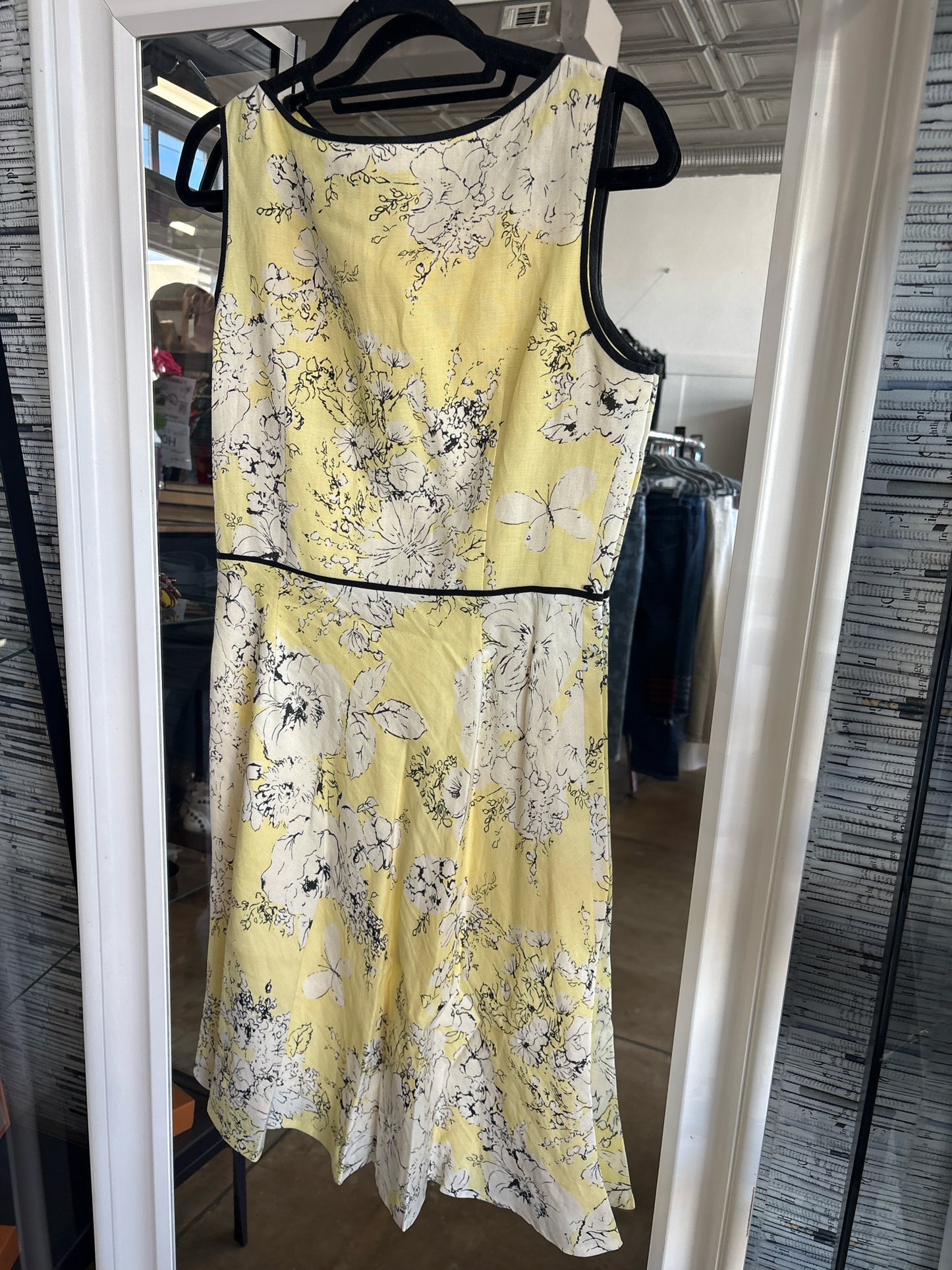 Adrianna Papell Size 8 Yellow/Multi Floral Dress