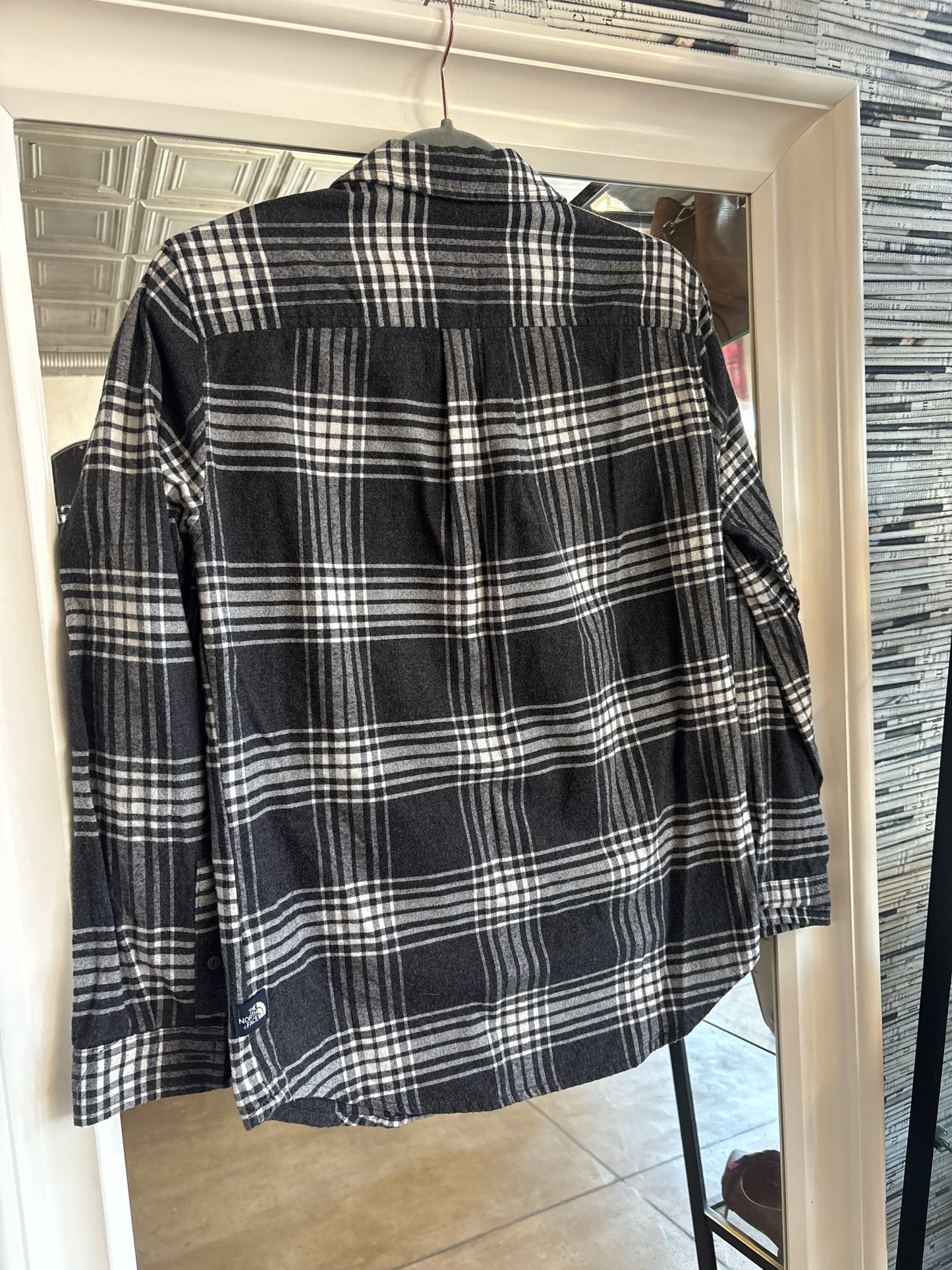 The North Face Size XS B&W Plaid Top