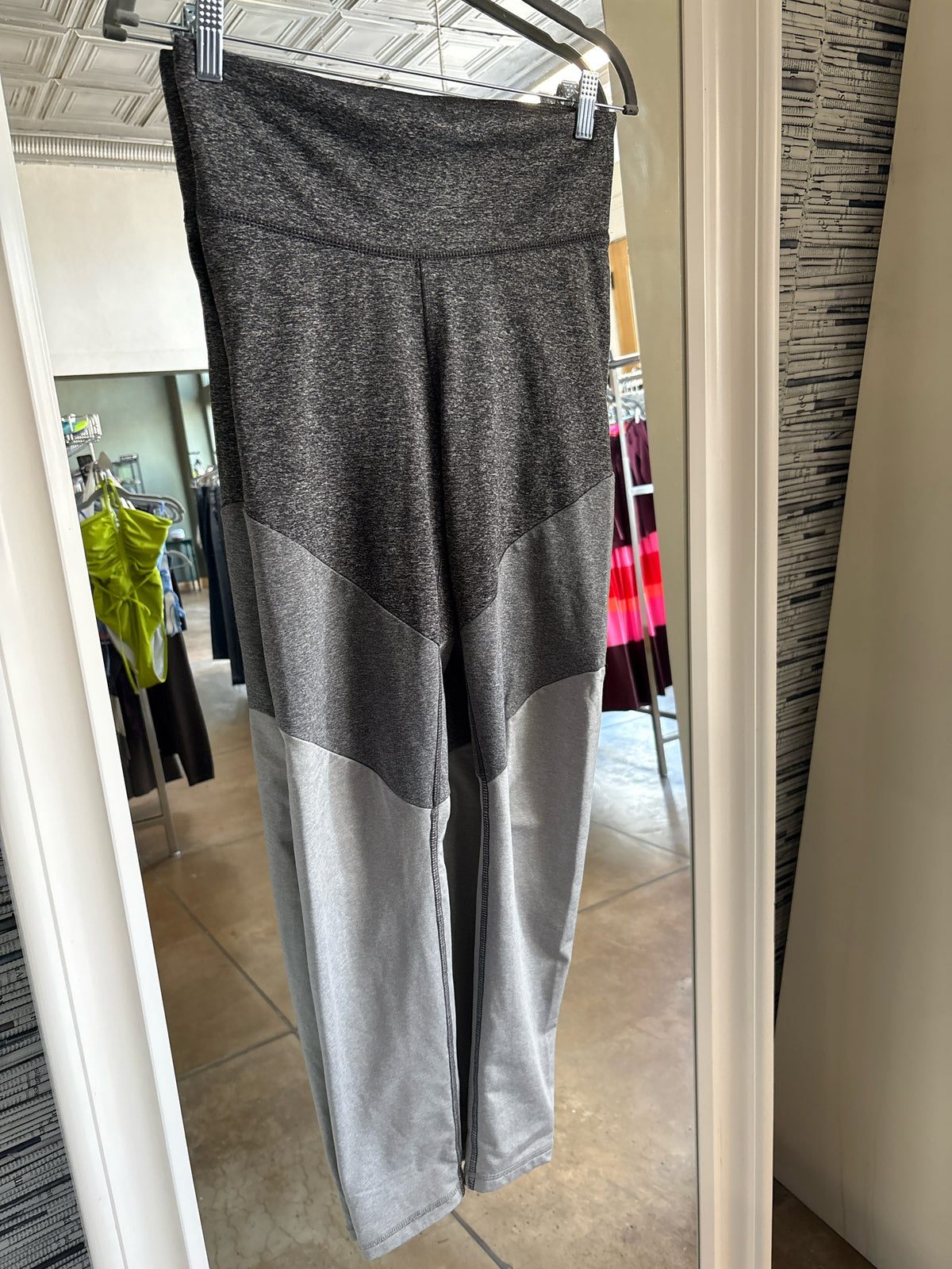 LOFT Size S Gray Legging