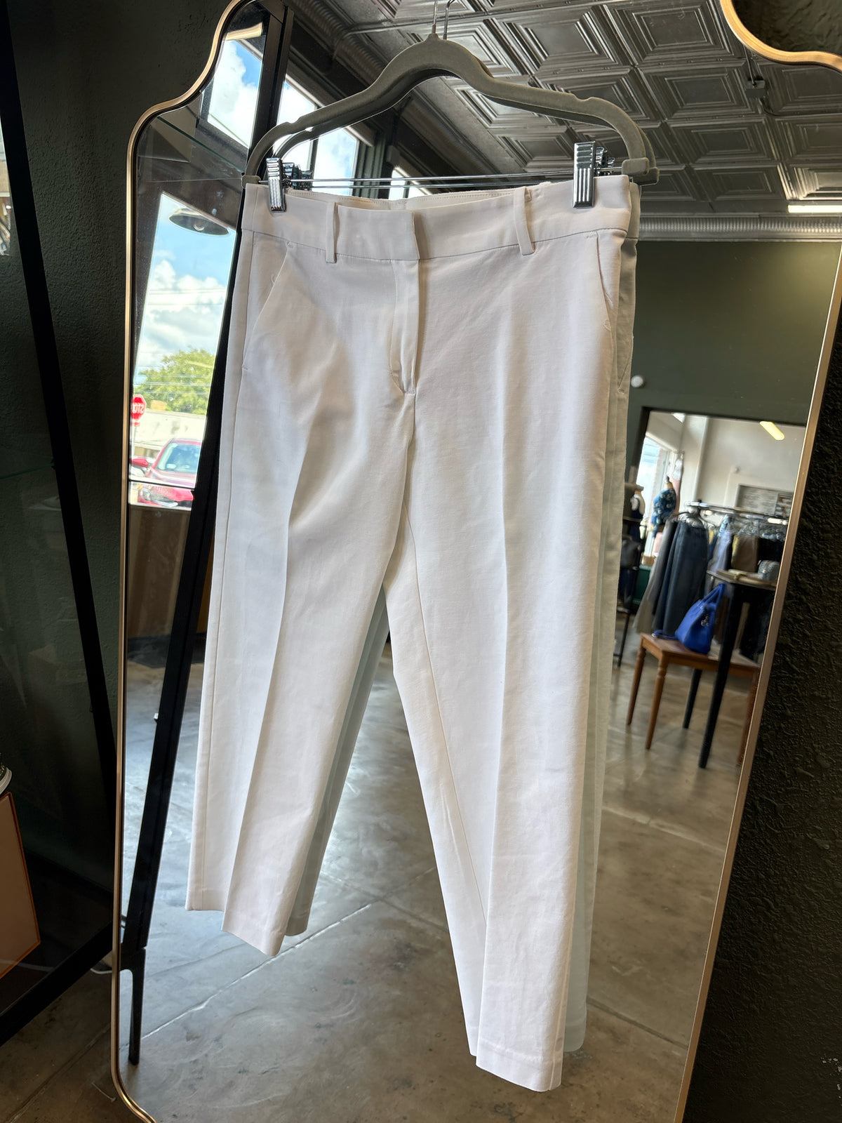 LOFT Size 6P White Slacks