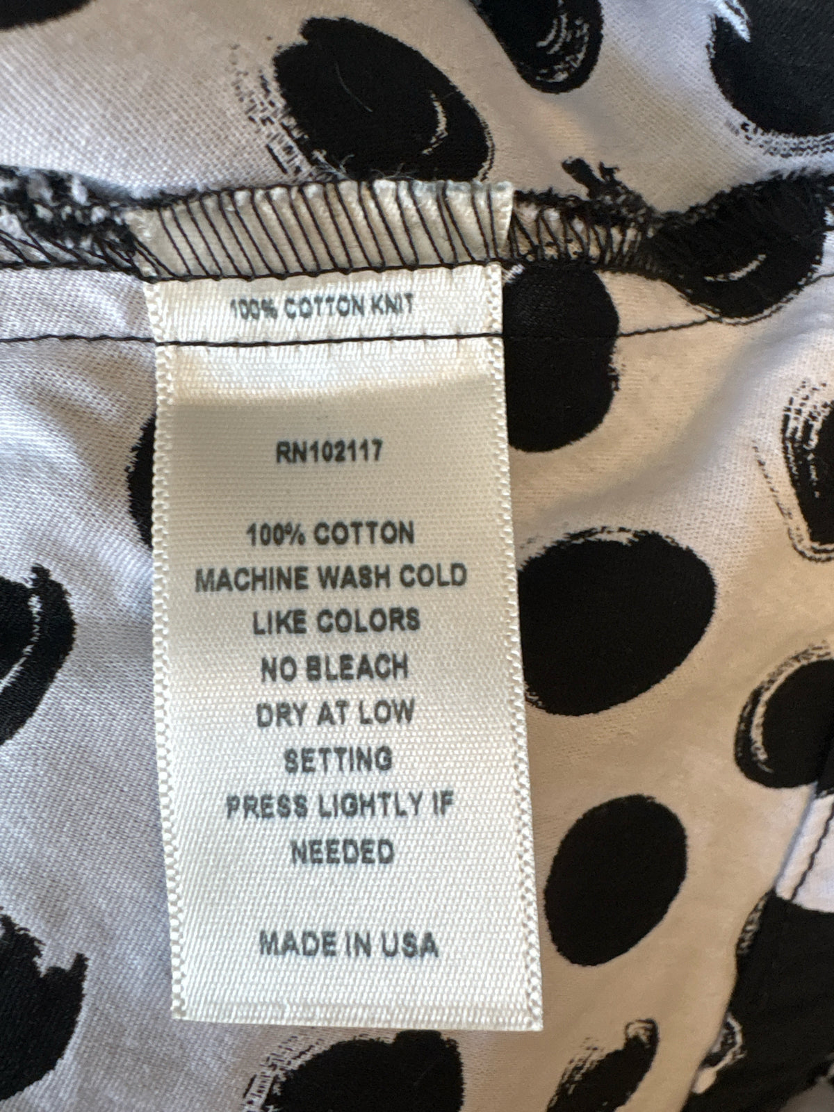 Eleven Stitch Design Size S black and white Top