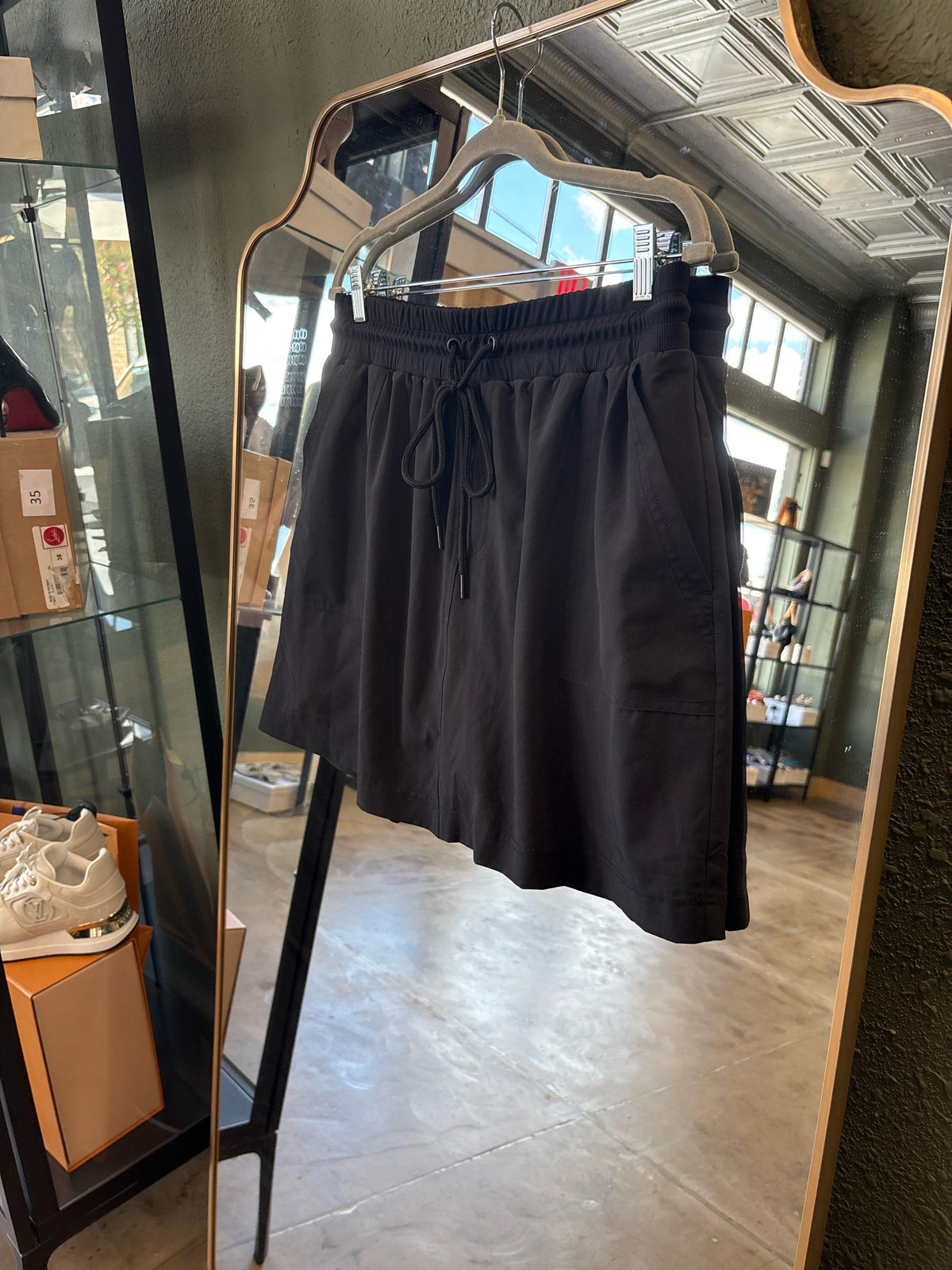 CHICO'S Size L Black Skort
