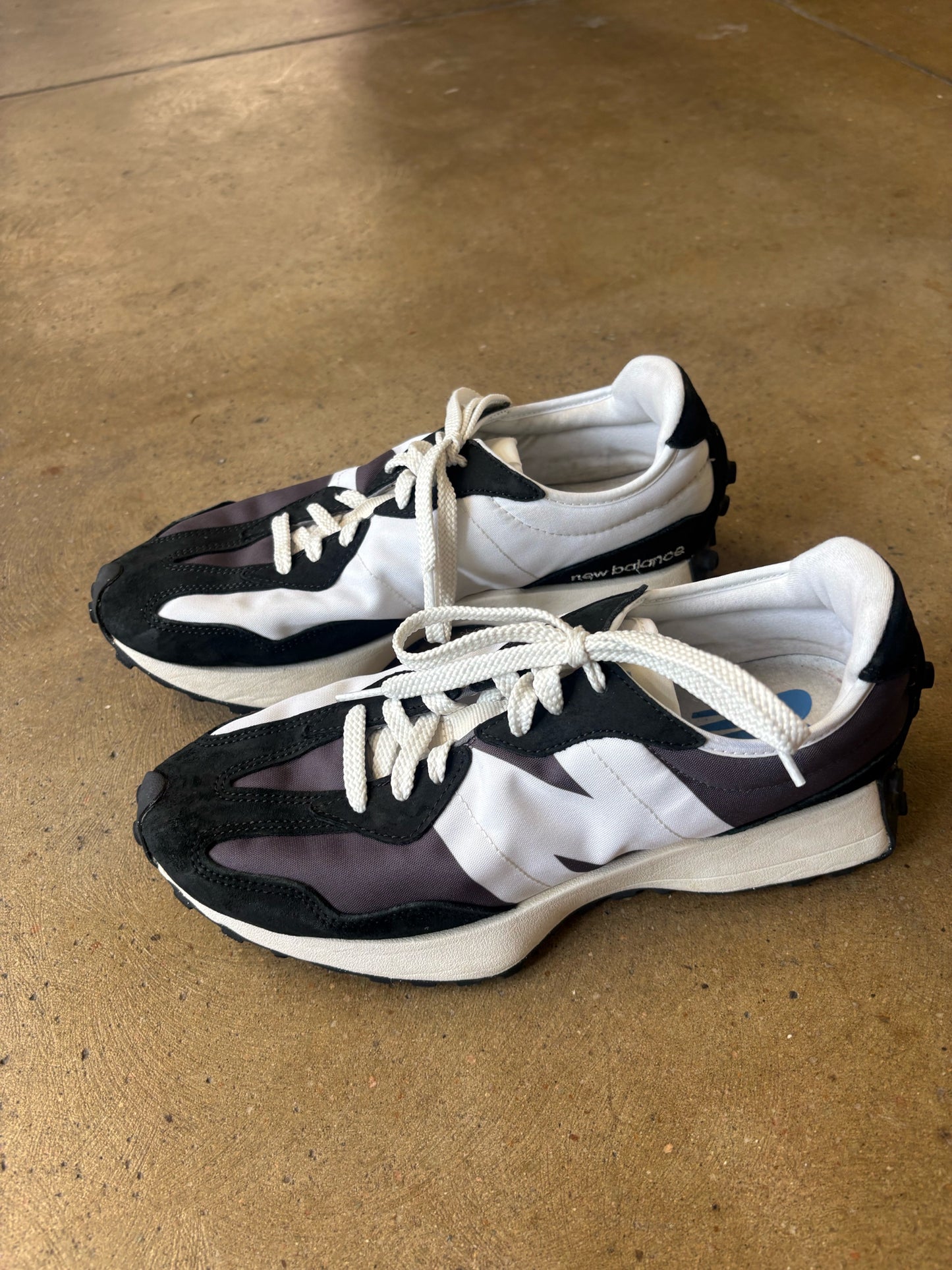 NEW BALANCE Shoe Size 8.5 black and white Sneakers