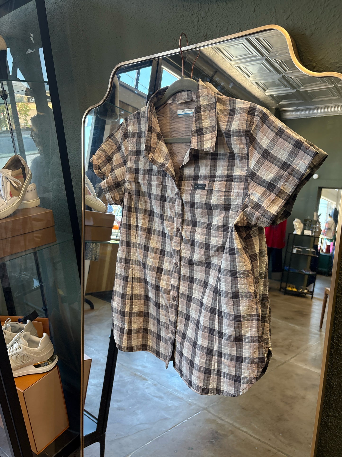 Columbia Size M Grays Top