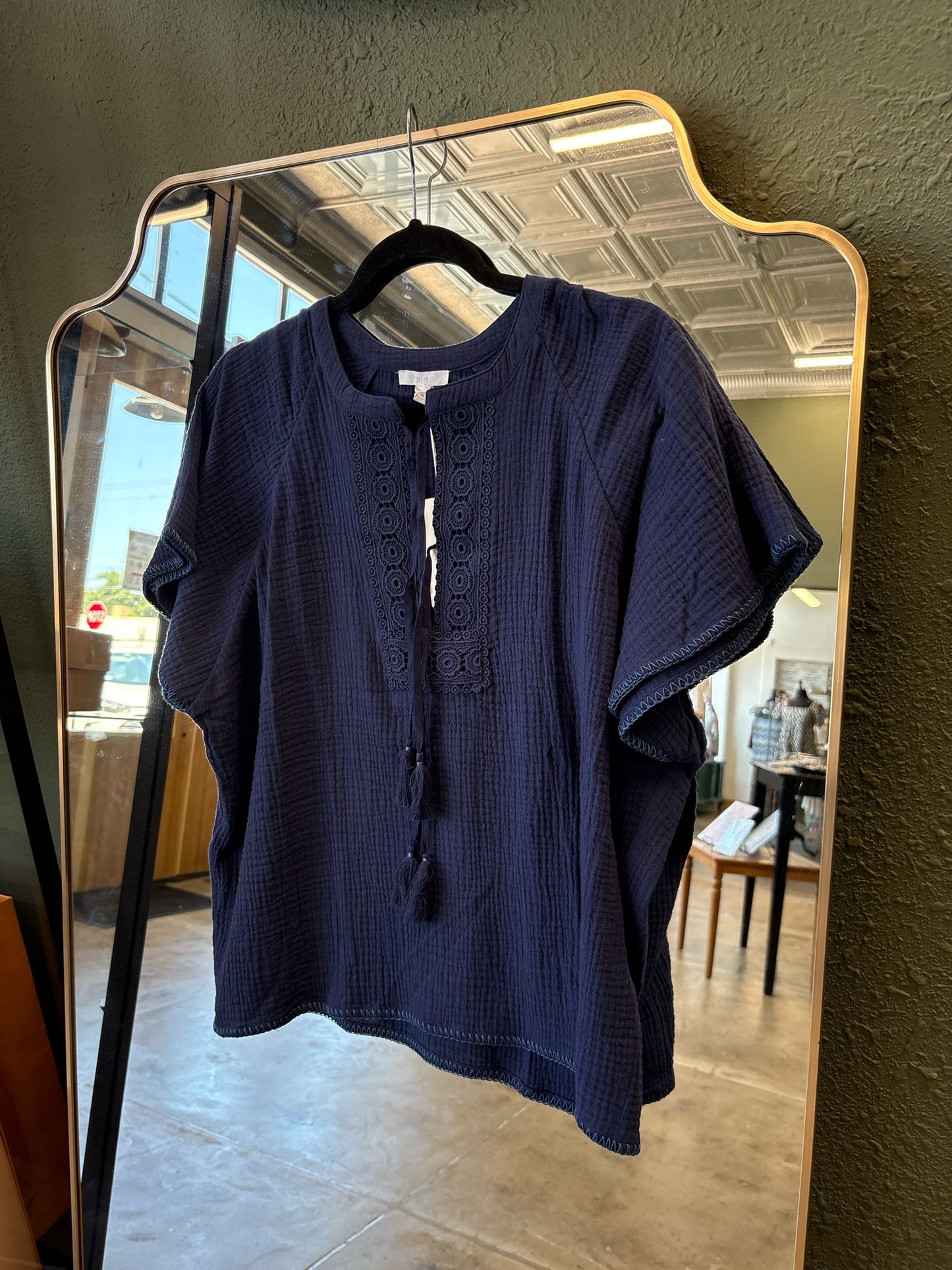 Johnny Was Size XS Navy Top