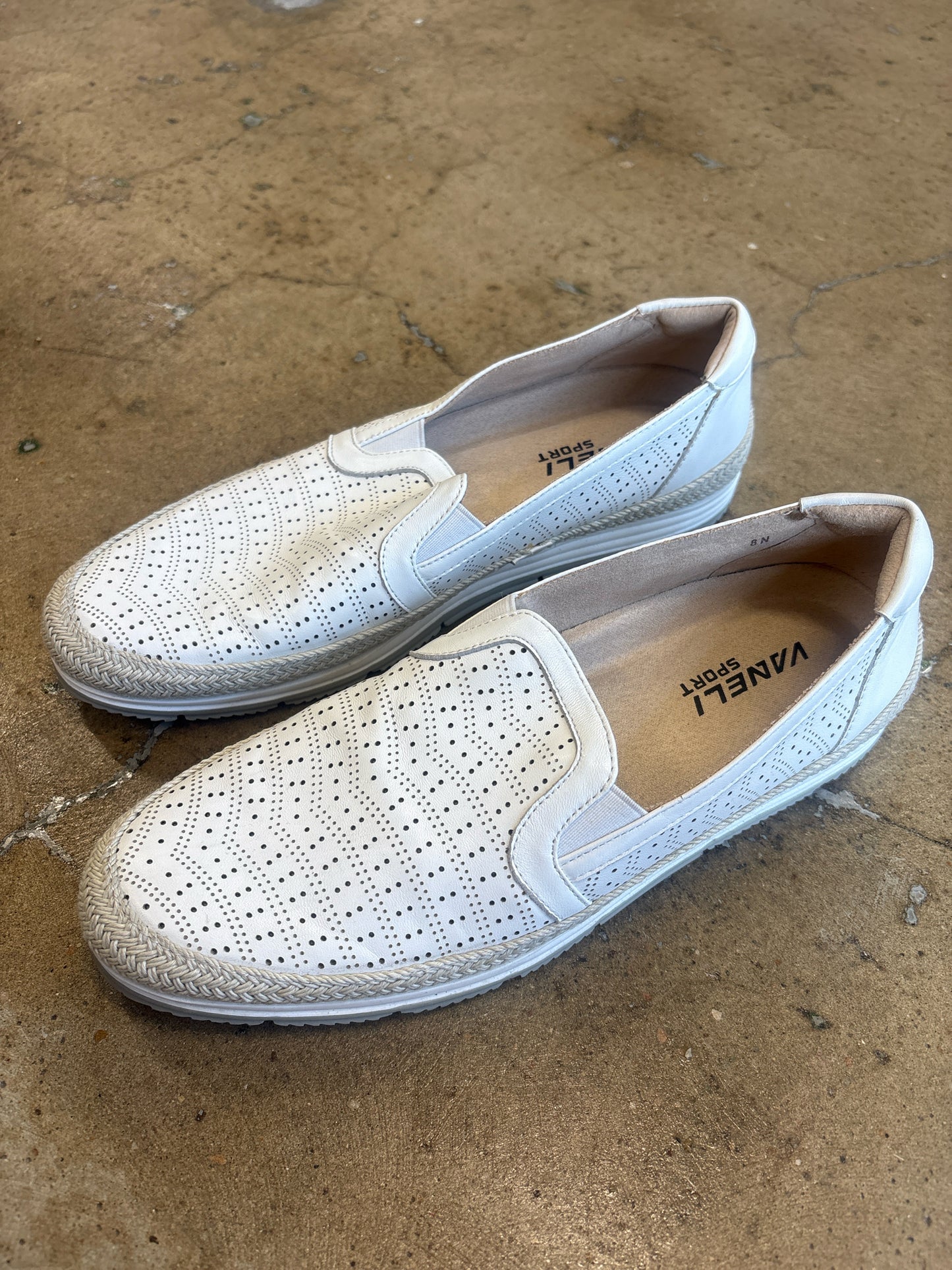 Vaneli Shoe Size 8 Ivory Loafers
