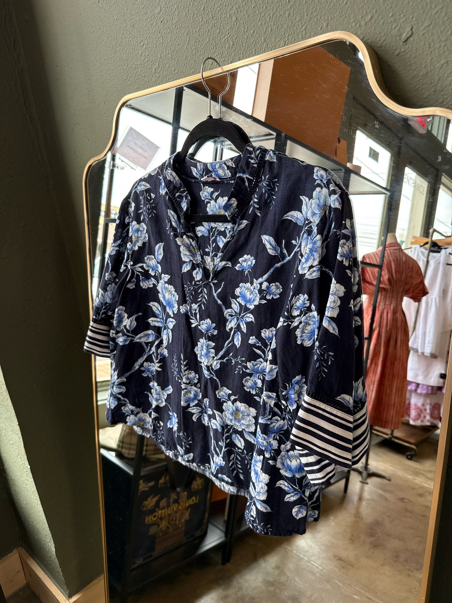 Johnny Was Size XS Navy Top