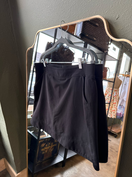 32 Degrees Size L Black Skort