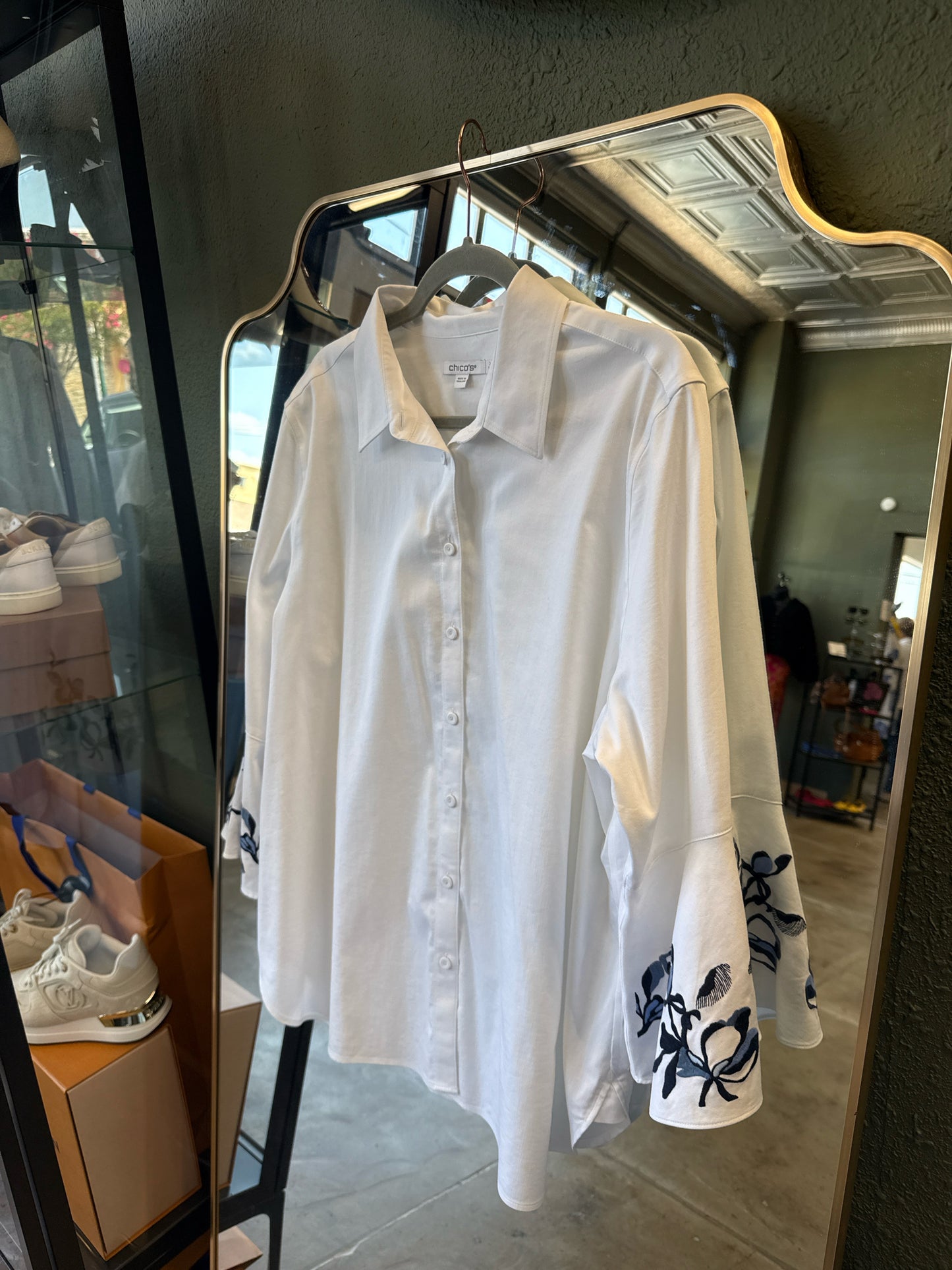 CHICO'S Size XL White Top