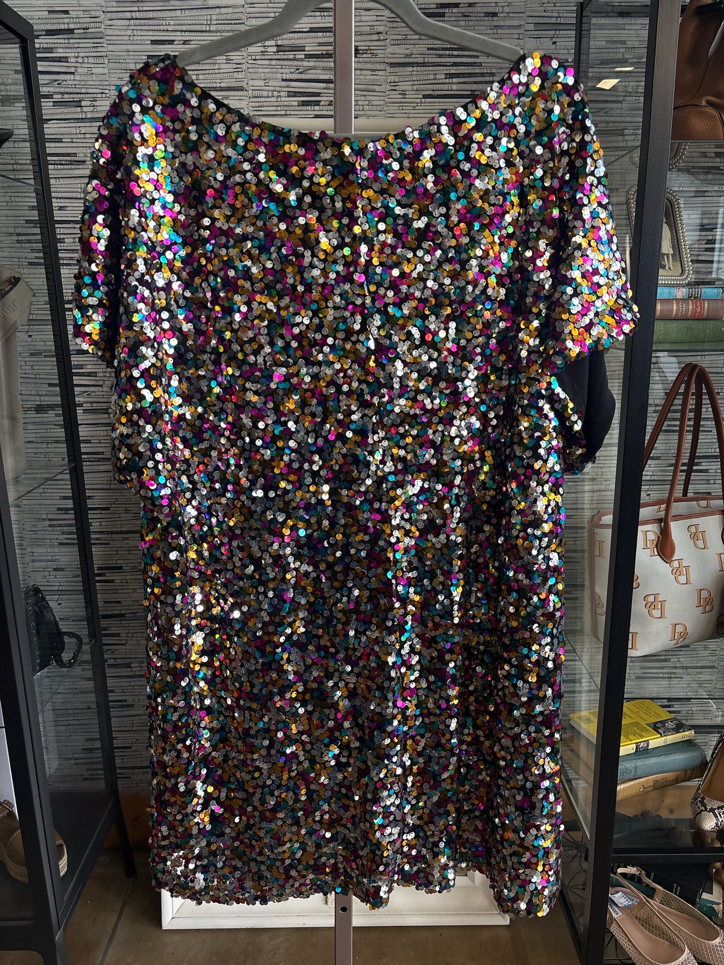 Vine & Love Size M Dress