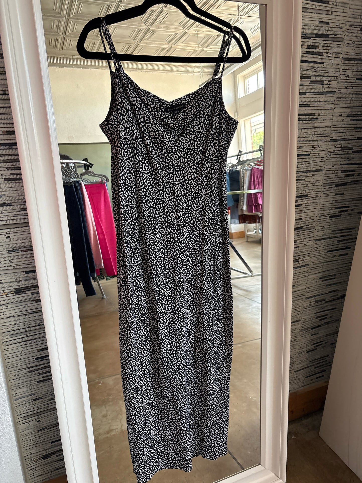 Banana Republic Size 12 Black & White spagetti strap Dress
