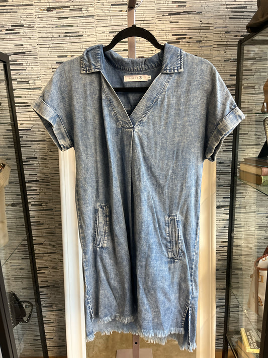 BILLY T Size S Chambray shortsleeve Top
