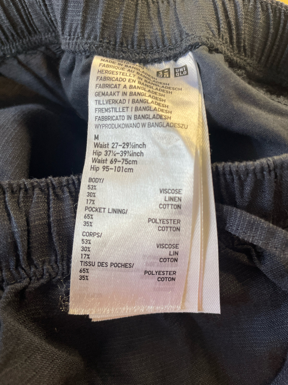 uni qlo Size M Navy Shorts