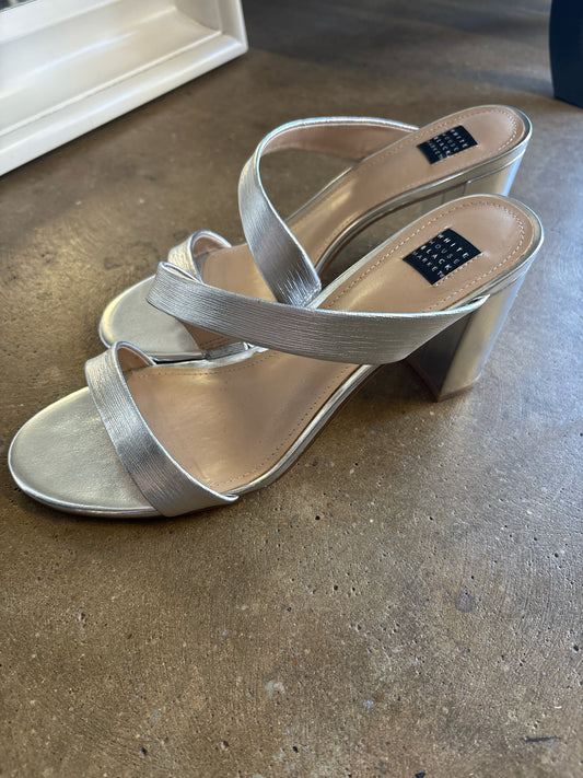 WhiteHouseBlackMrkt Shoe Size 8 Heels