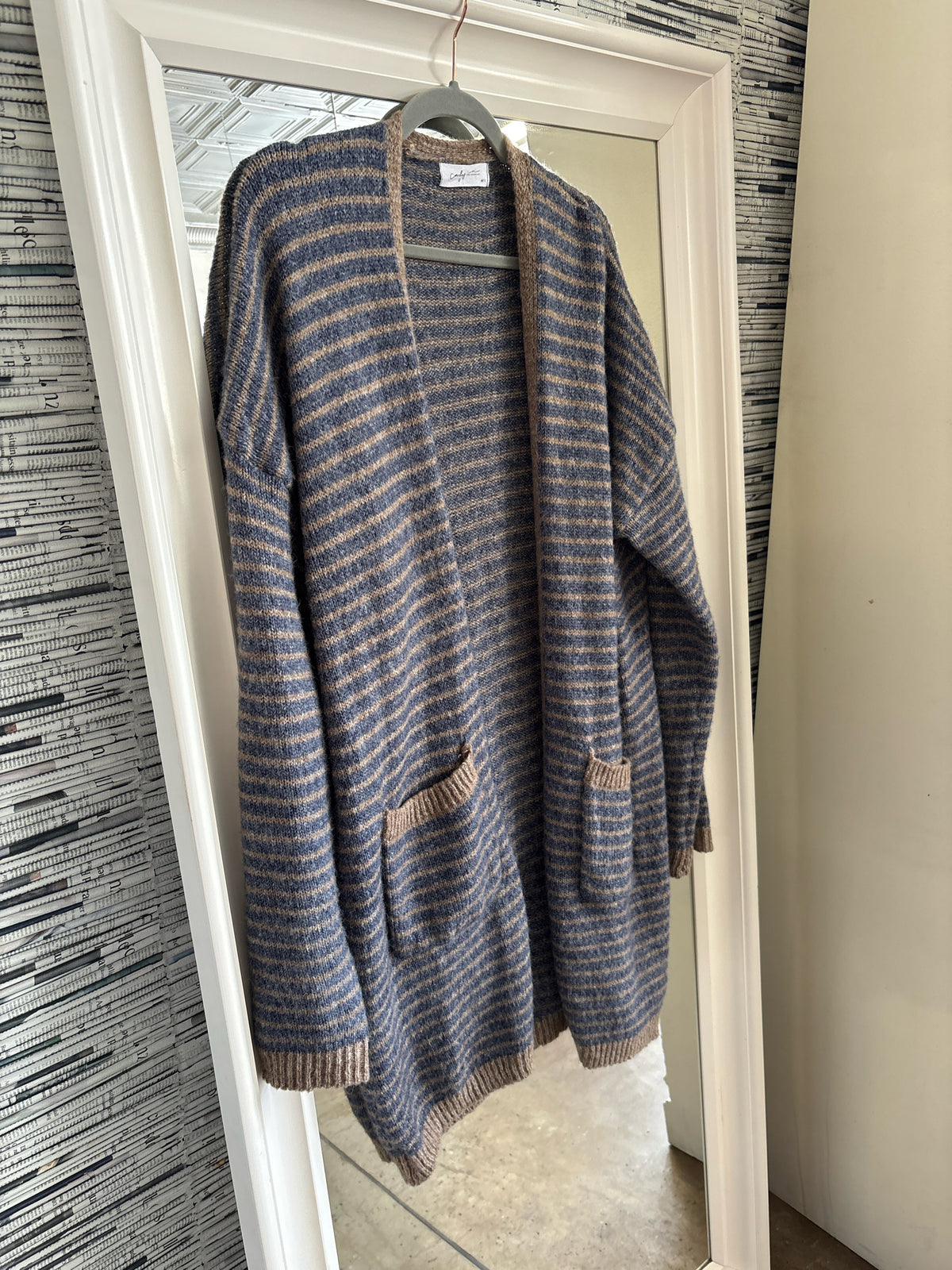 carly jean Size M blue and tan Cardigan