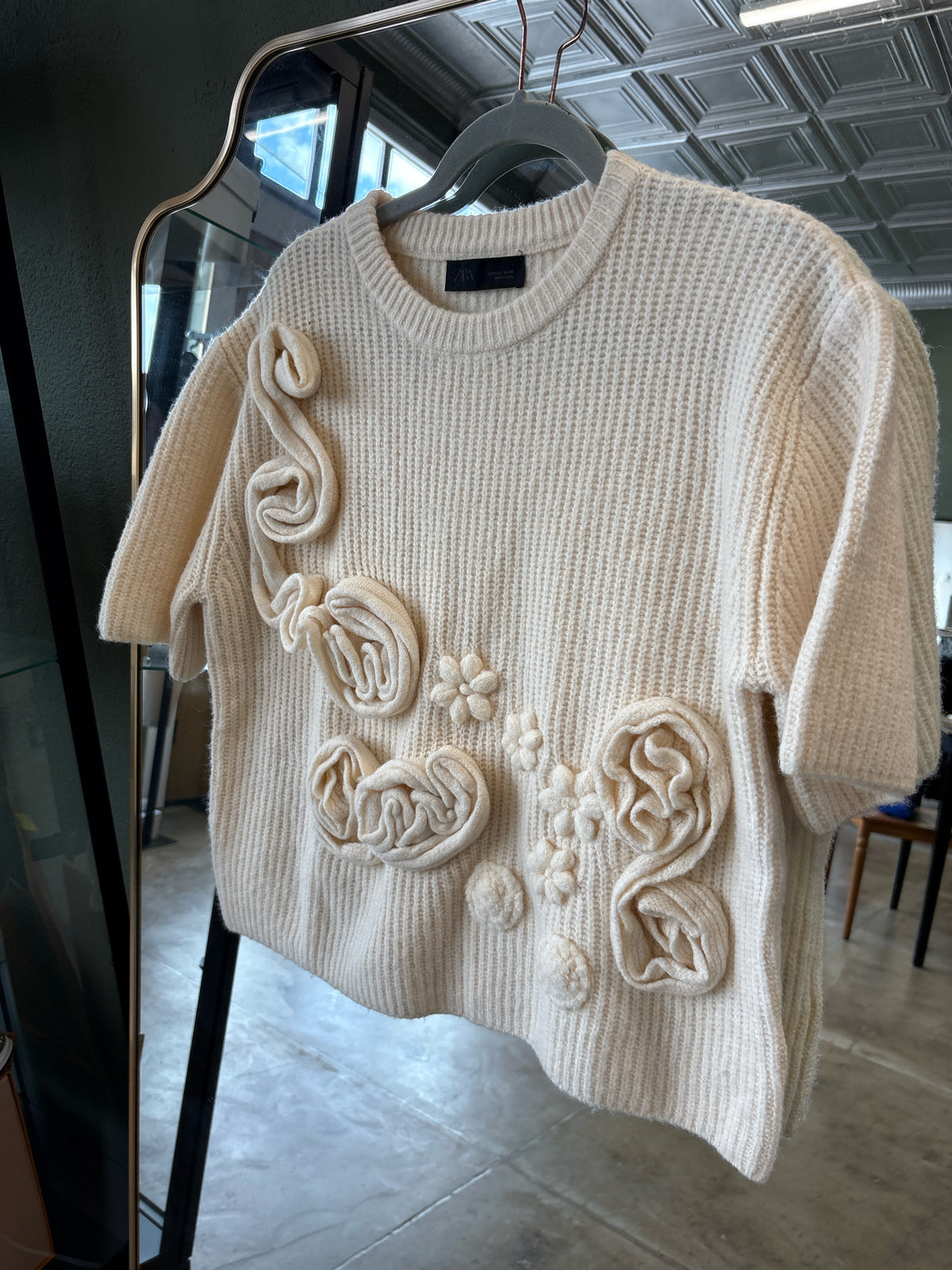 ZARA Size L Cream Flowers Sweater