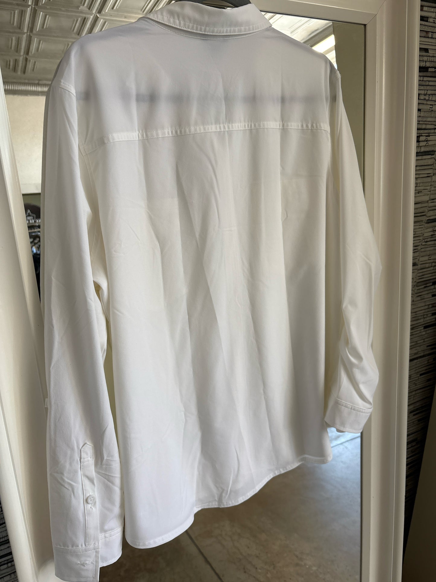 Eddie Bauer Size XL White Top