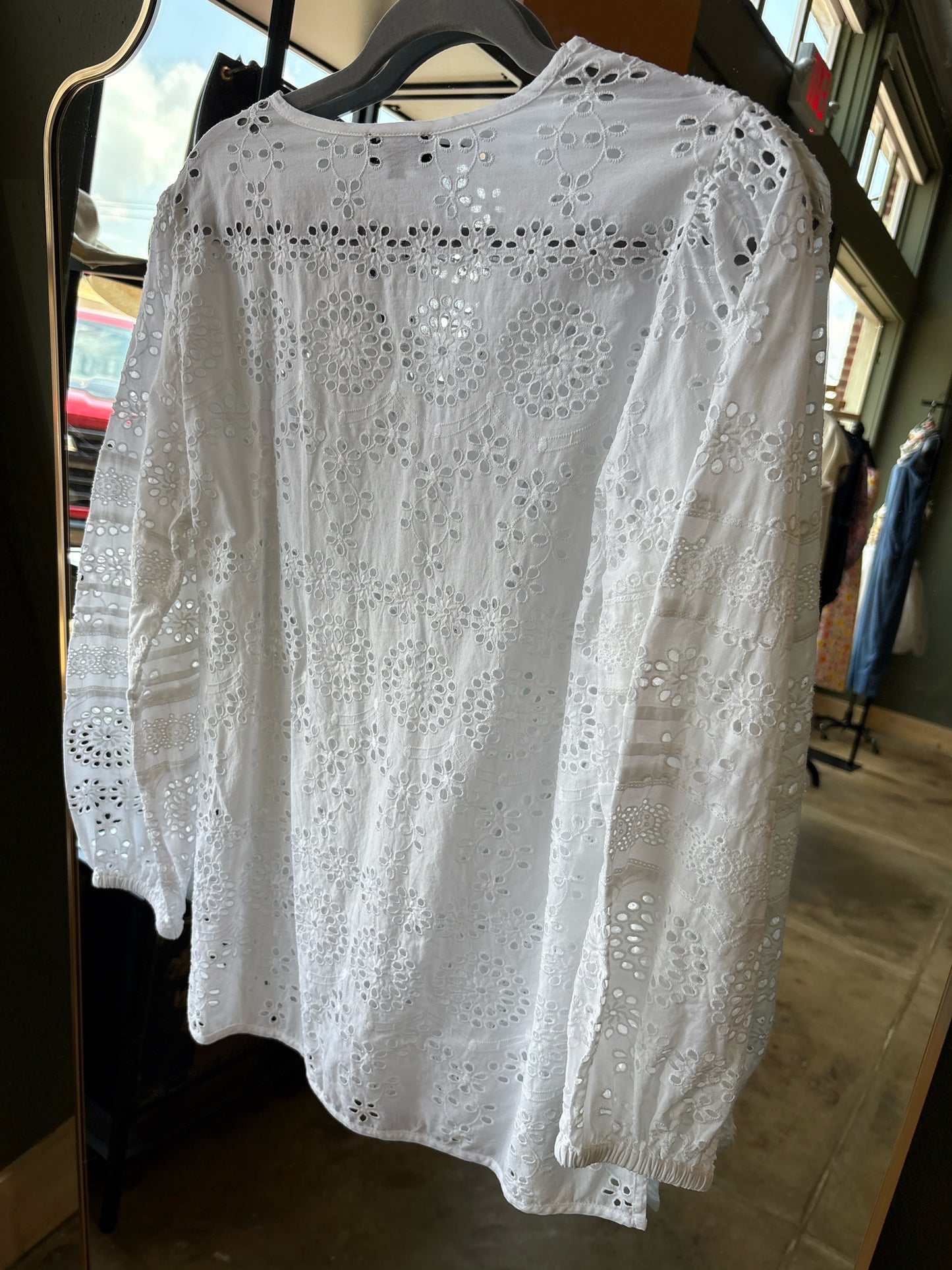 Tolani Size S White Eyelet Top
