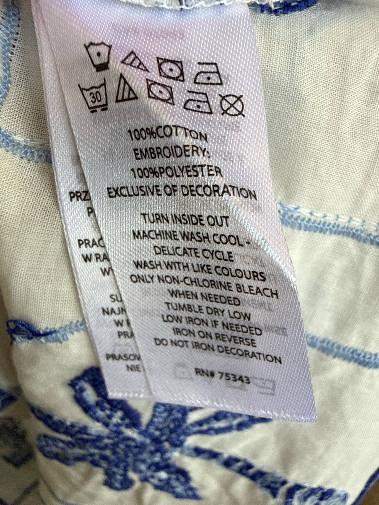 C&C California Size M Cream/Blue Top