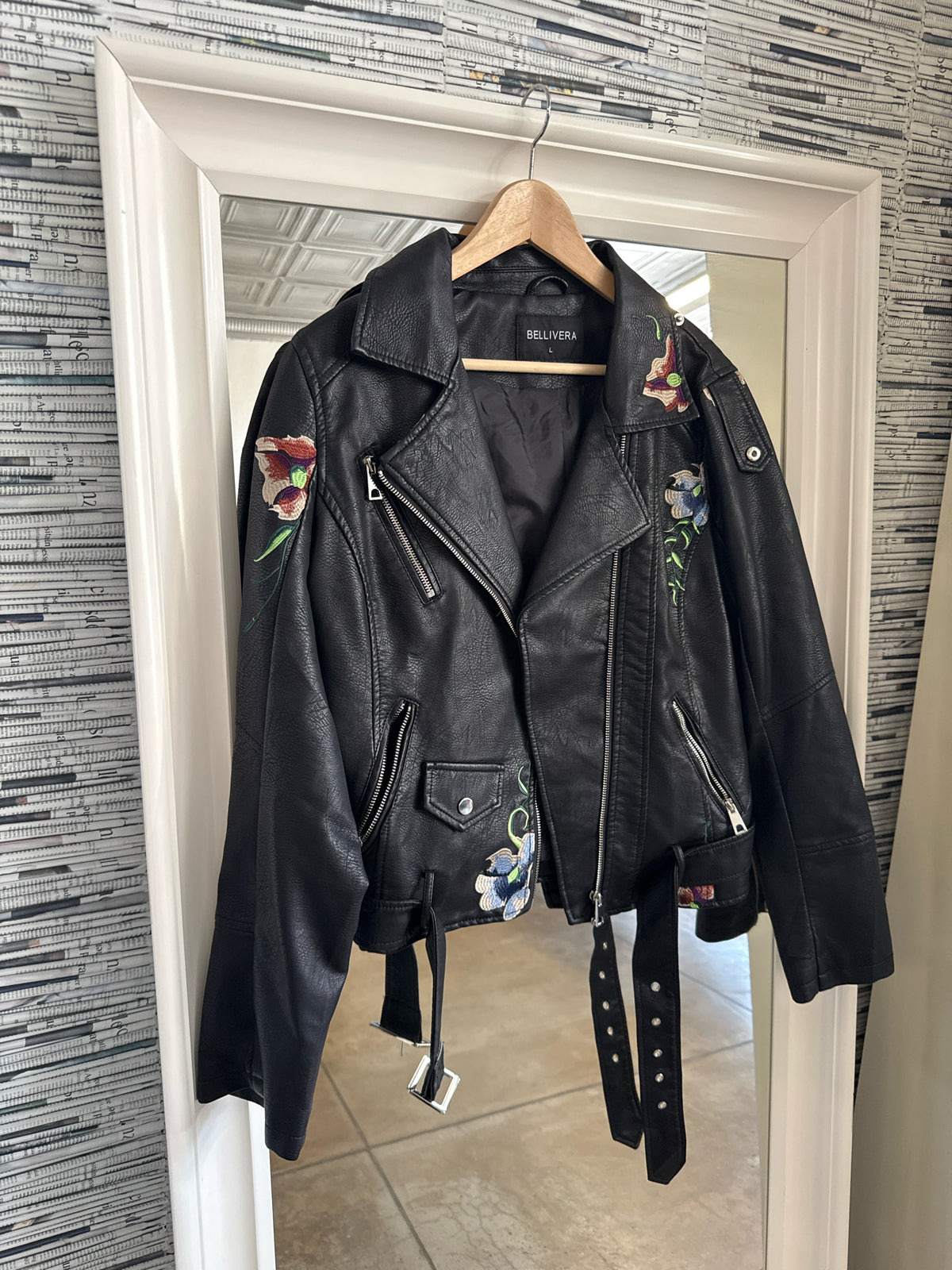 Believers Size L Black Jacket
