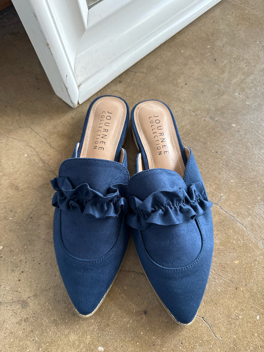 JOURNEE COLLECTION Shoe Size 8 Blue Flats