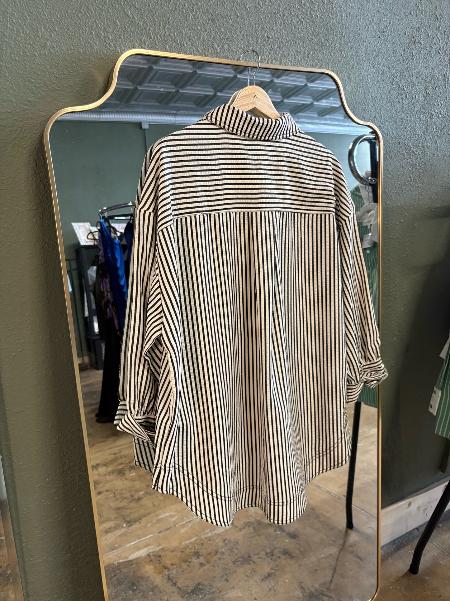 entro Size 1X black and white Top