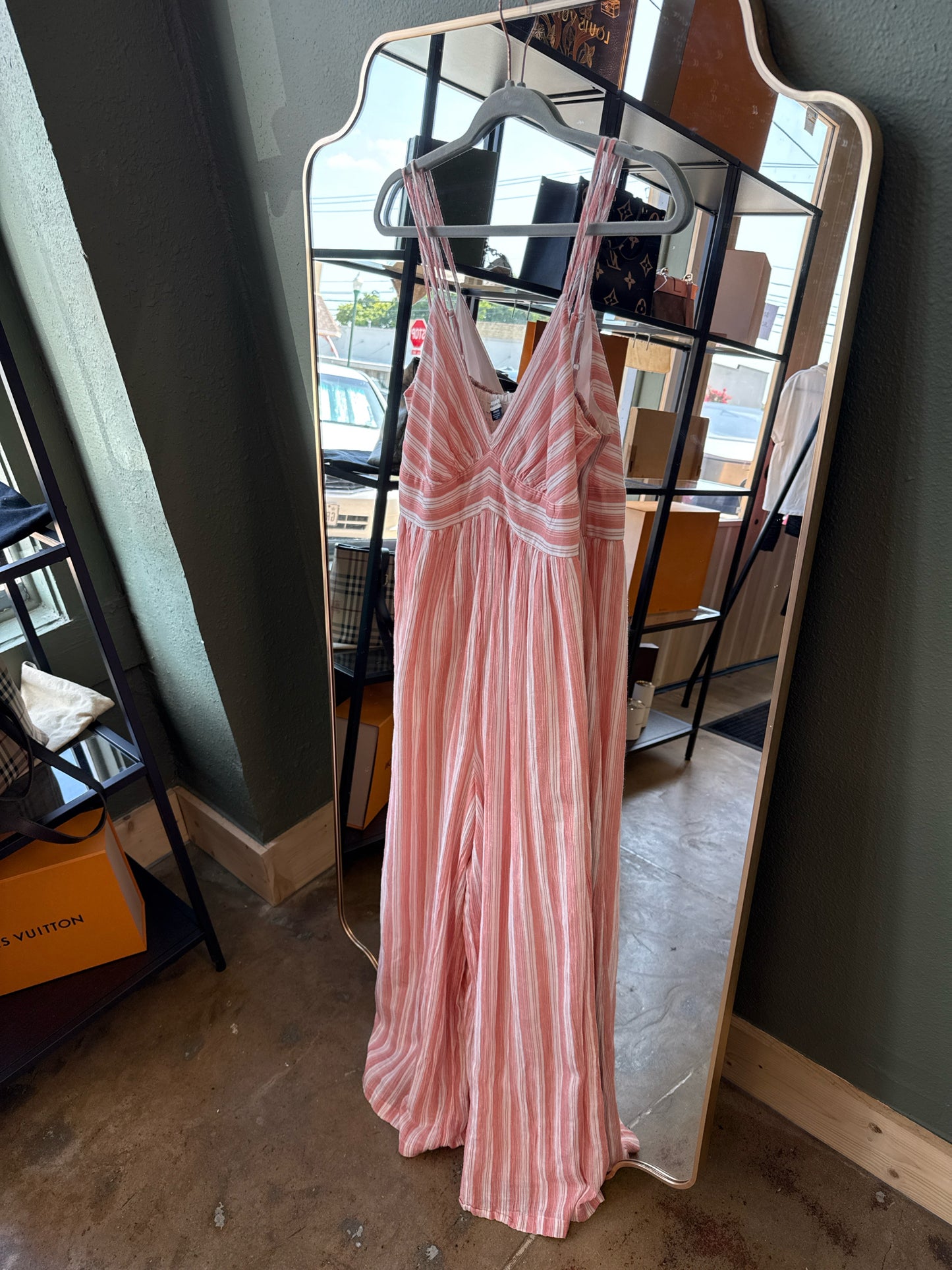 American Eagle Size M pink/white Romper
