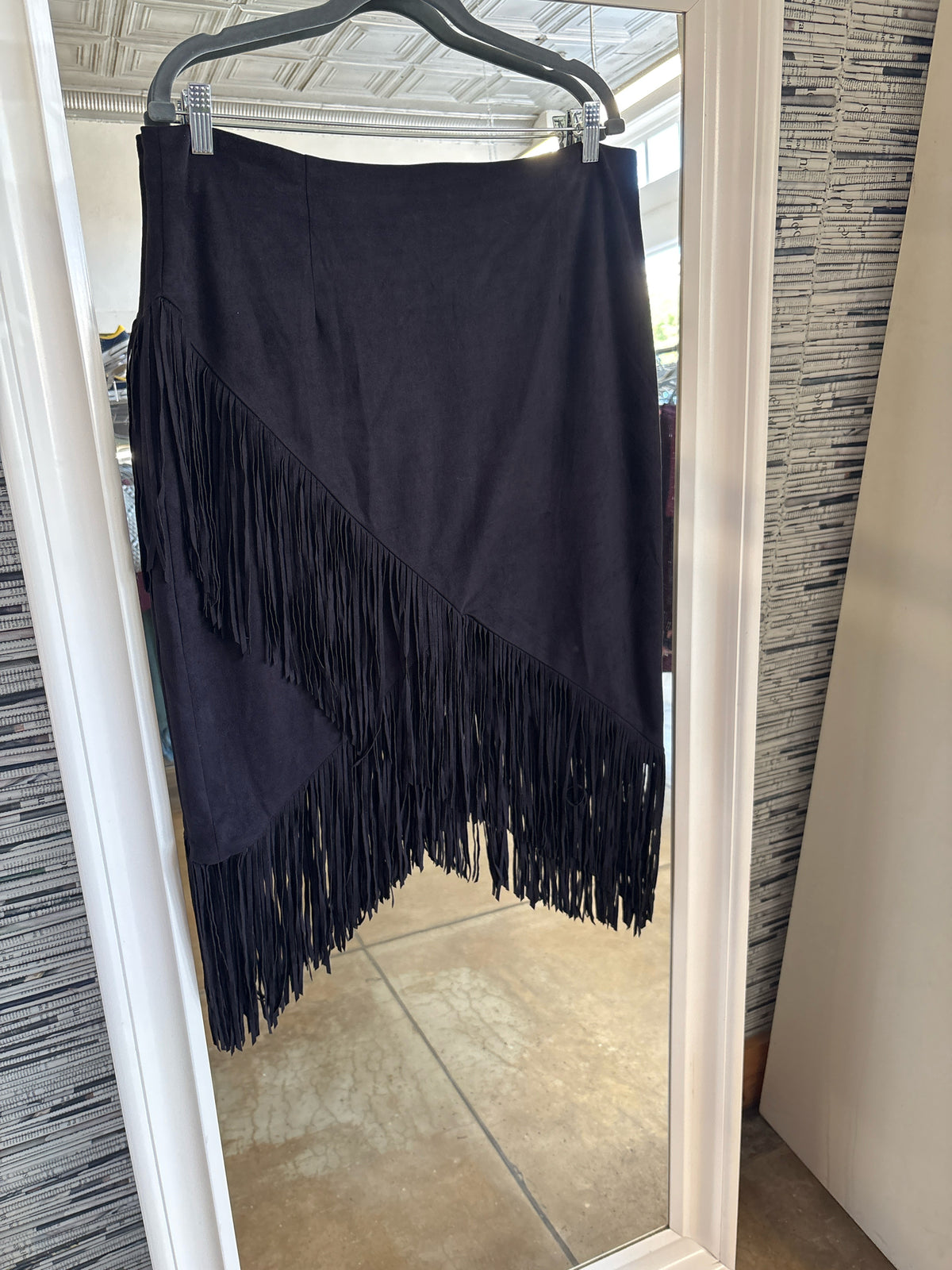 Shyanne Size L Black Skirt