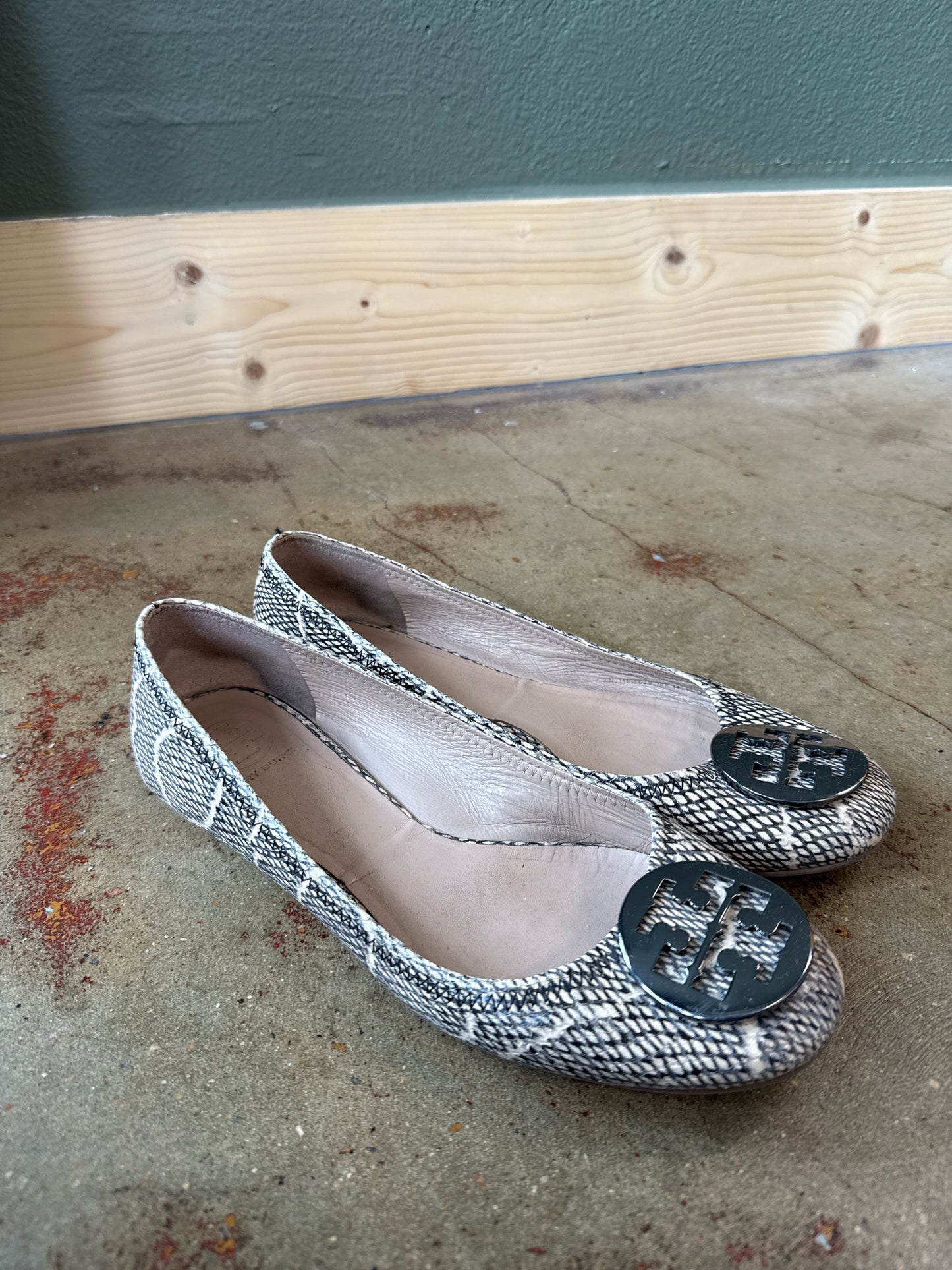 Tory Burch Shoe Size 9.5 Gray/Multi Flats