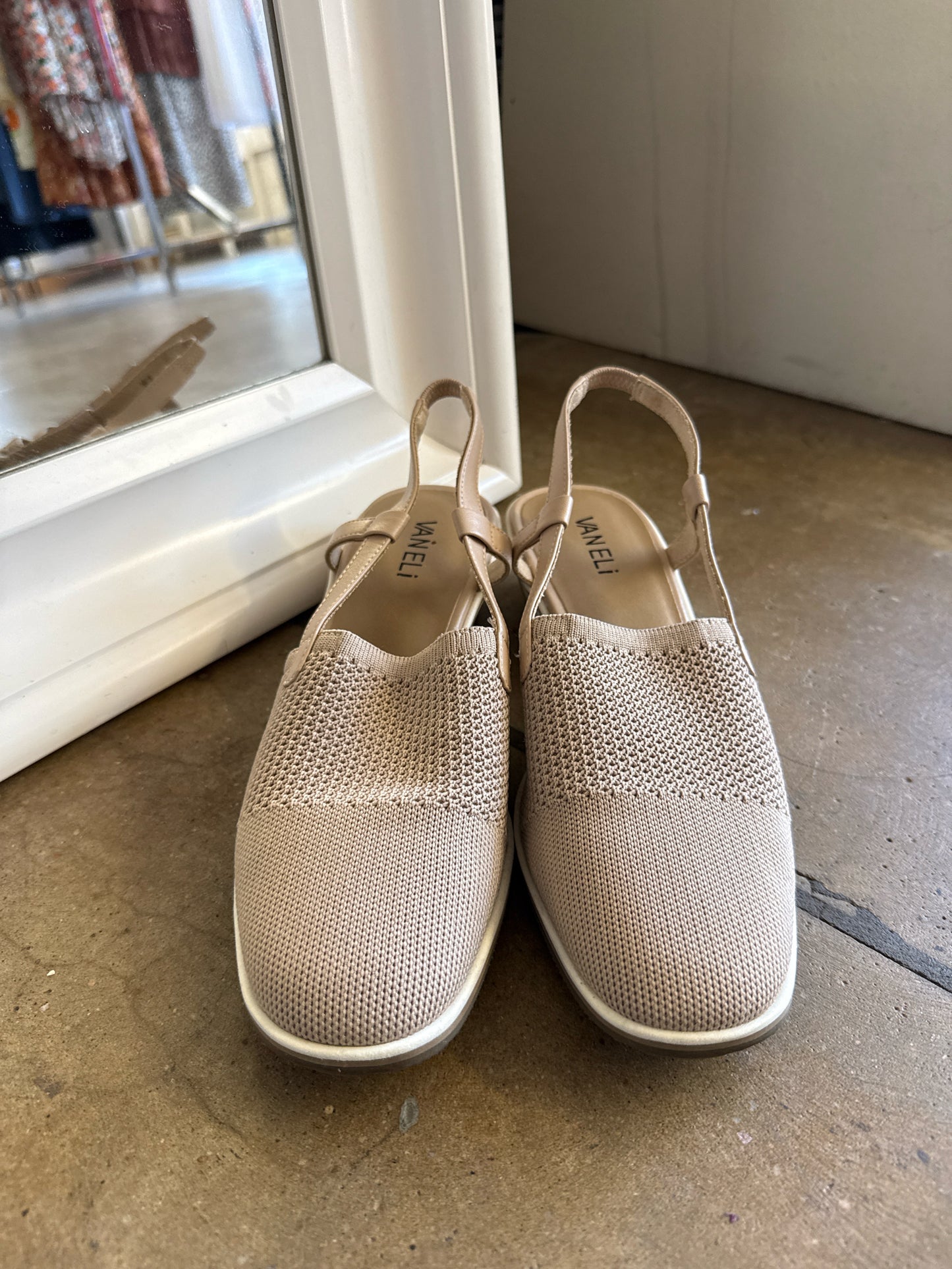 Vaneli Shoe Size 8 Tan Wedge