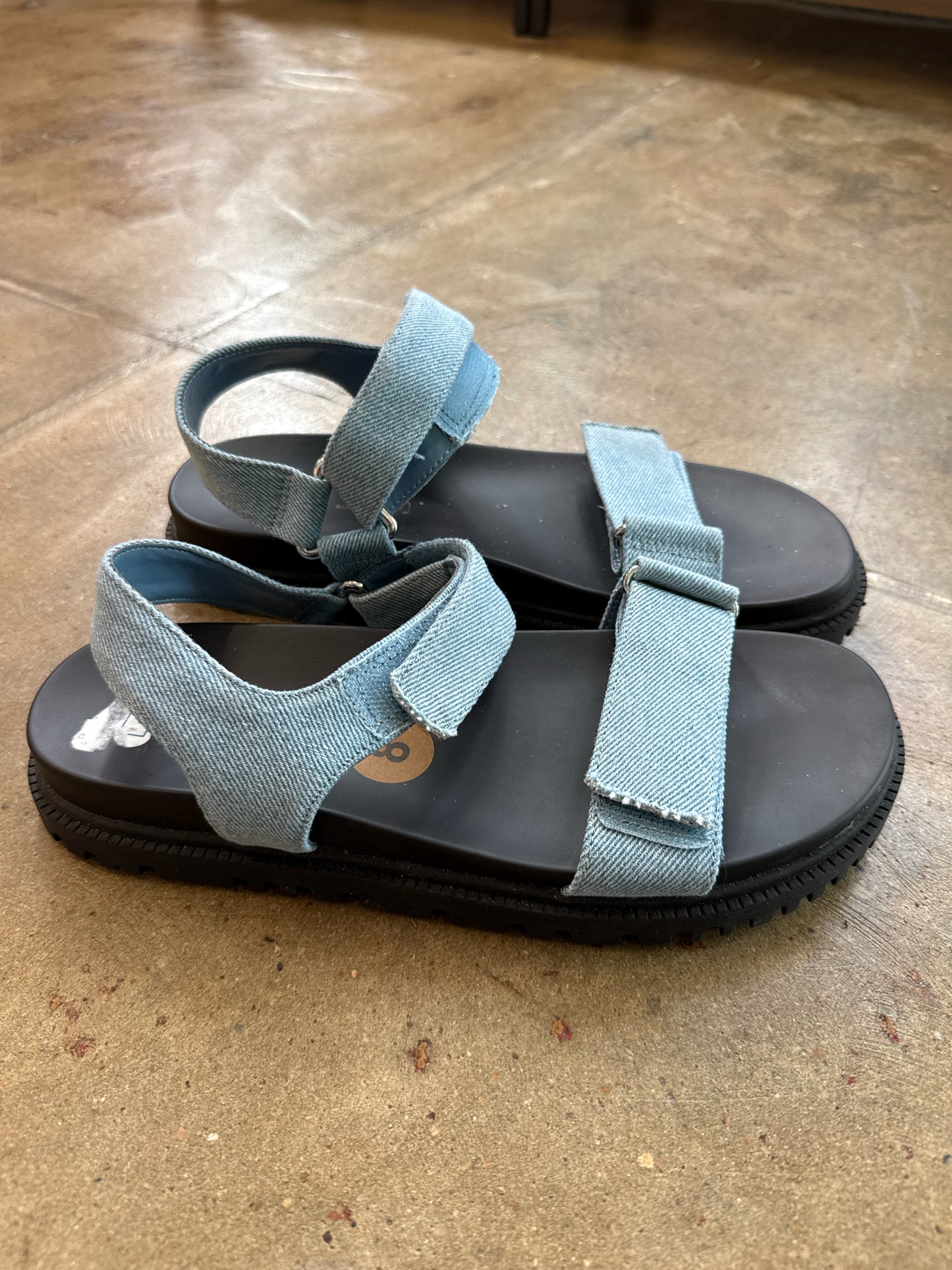 unisa Shoe Size 8 Black/Blue Sandals
