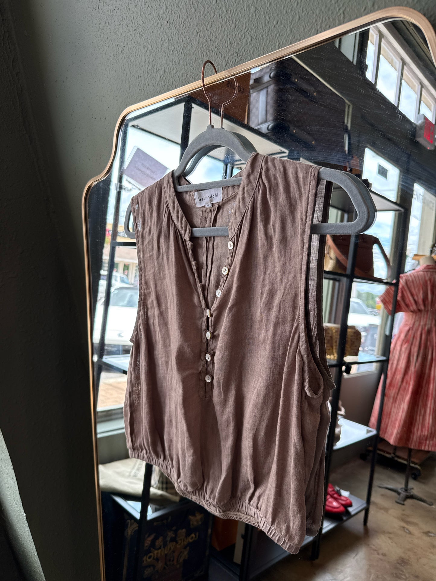 Bella Dahl Size S Brown Top