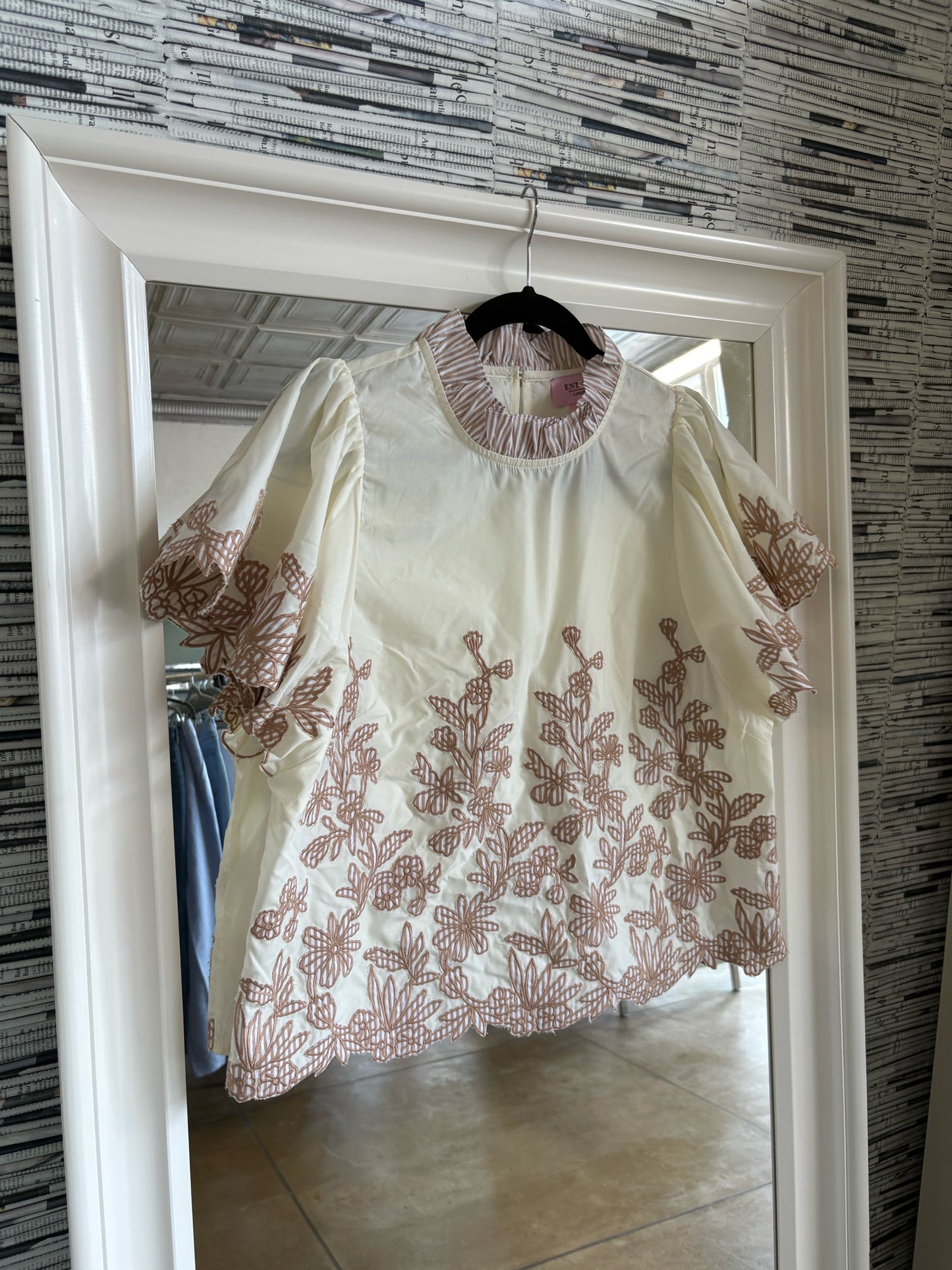 entro Size L Cream/Brown Top