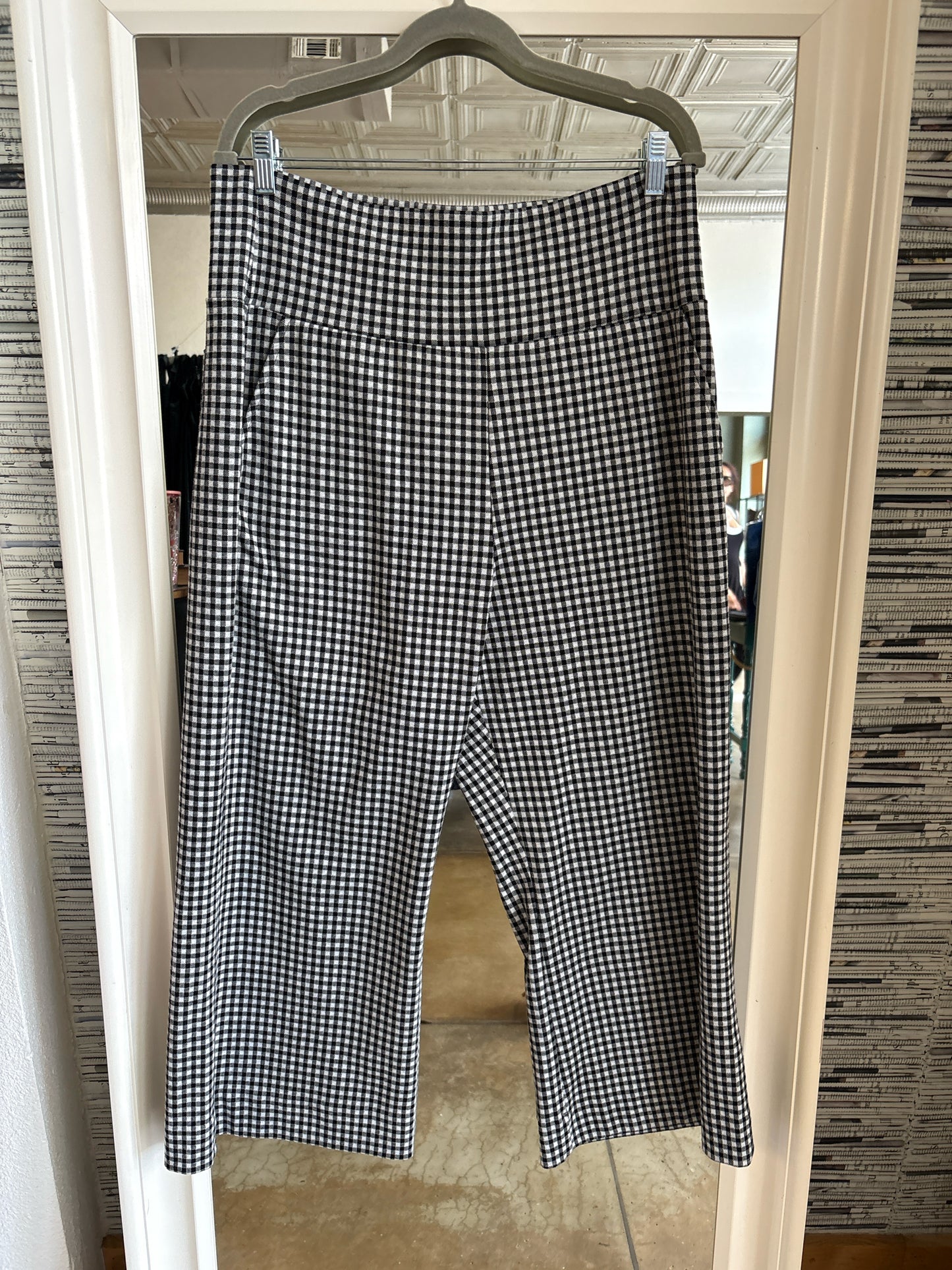 Cabi Size XL Black & White Pants