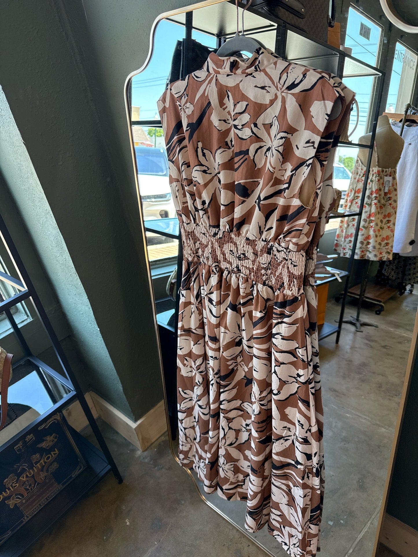 entro Size M Brown Flowers Dress