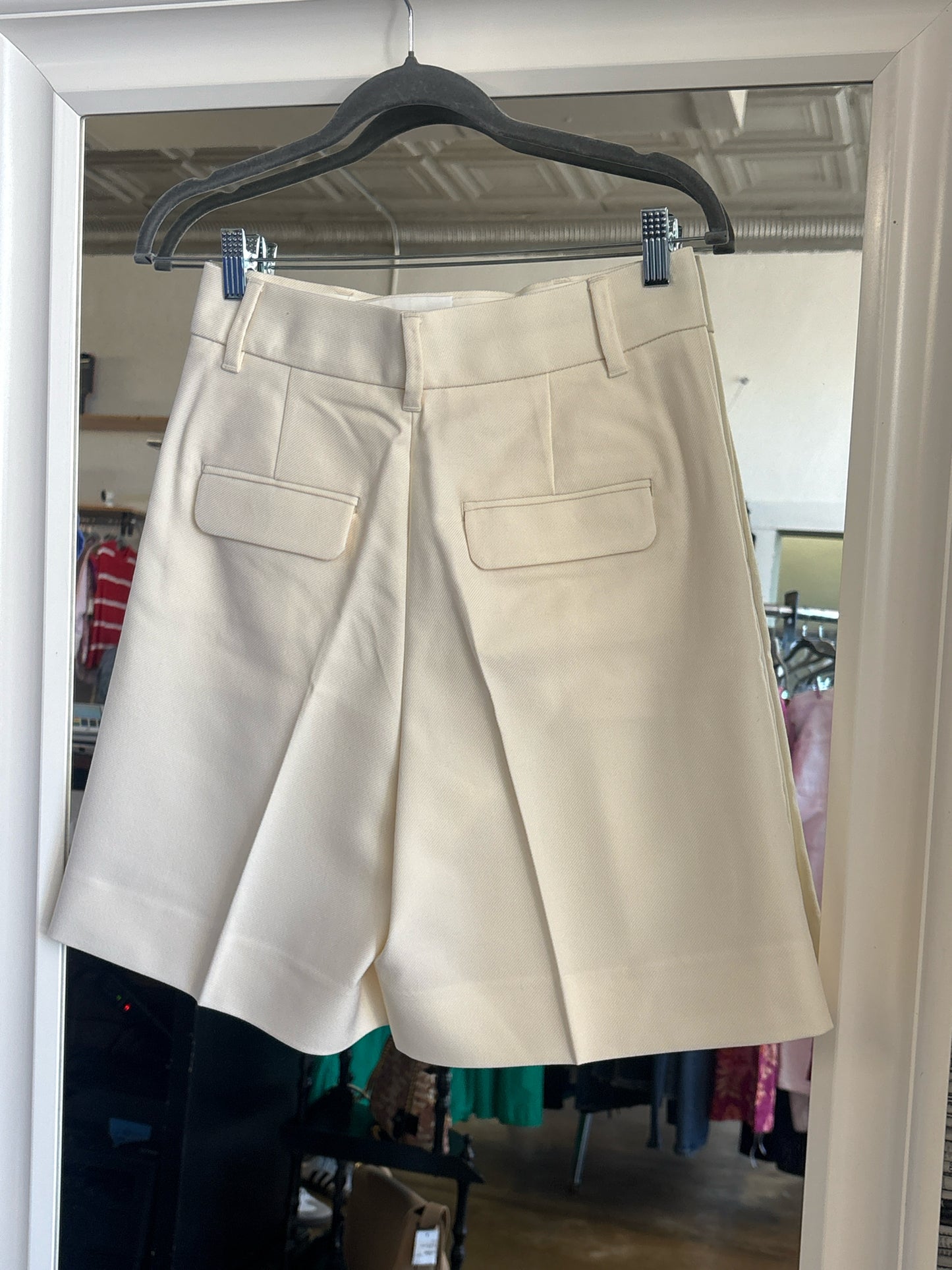 Banana Republic Size 2 off white Shorts