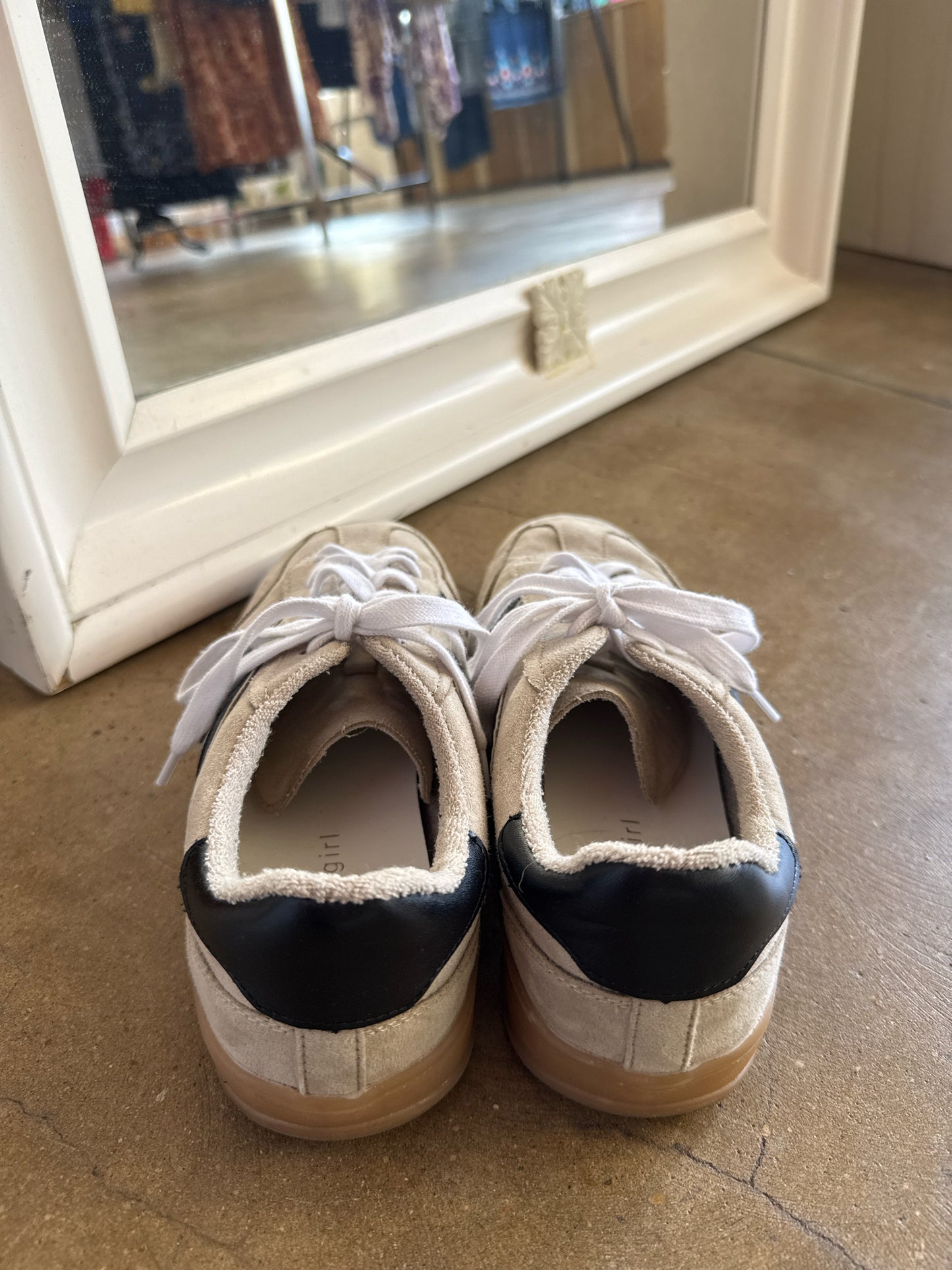 MADDEN GIRL Shoe Size 8 Brown Sneakers