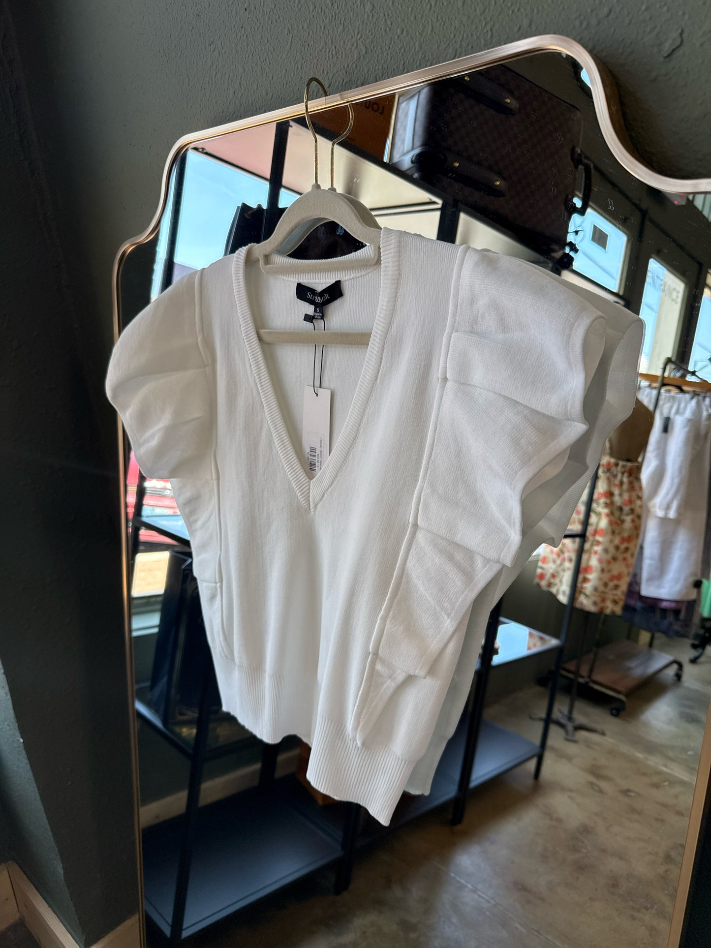 Strut & Bolt Size S White Top