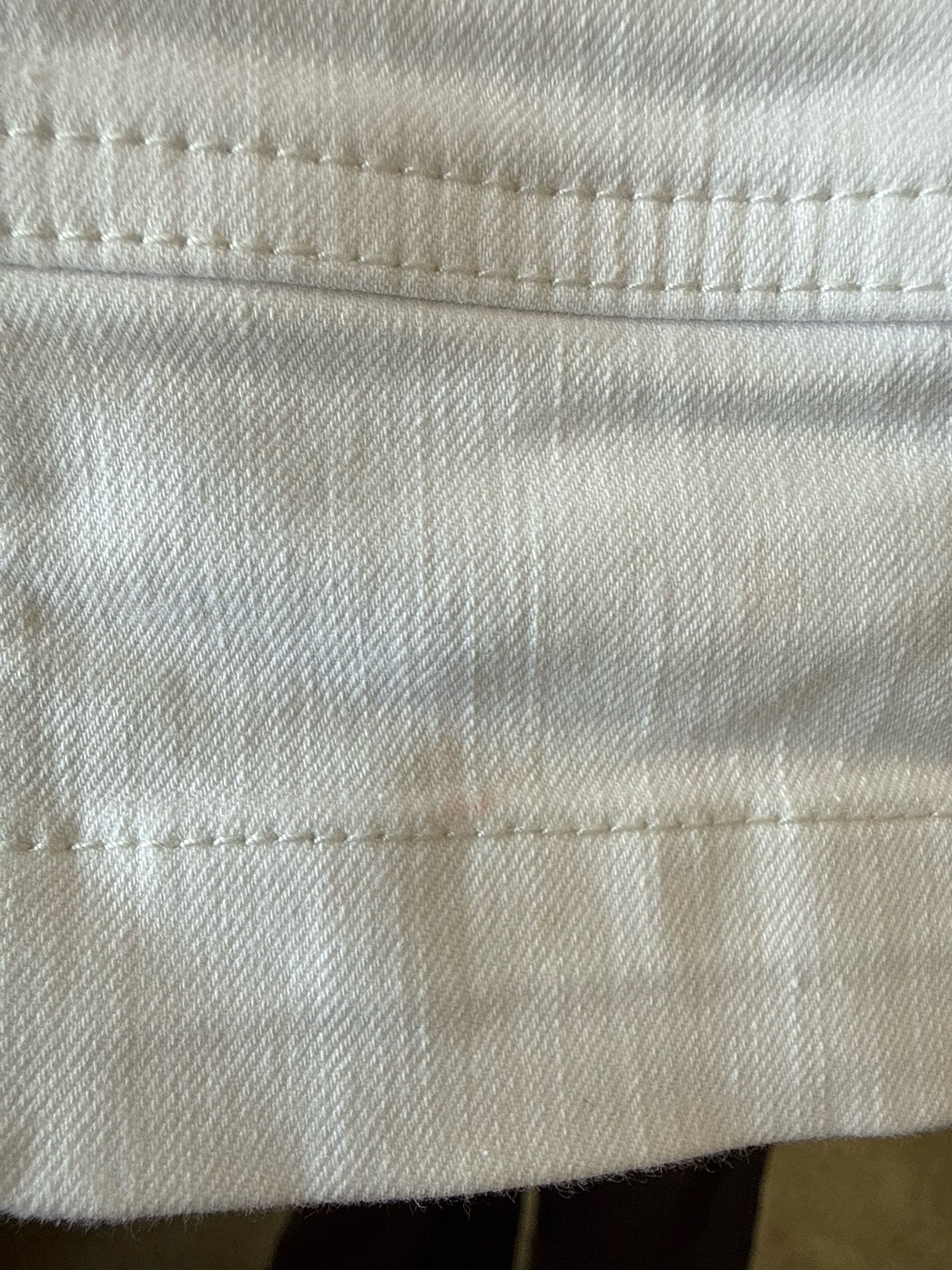 Tommy Bahama Size 8 White Shorts