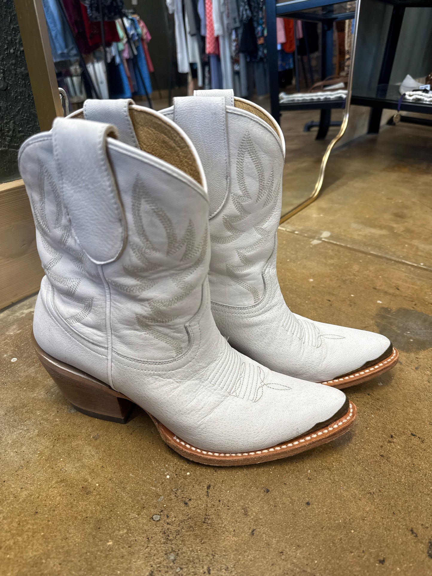Idyllwind Shoe Size 8 White Boots