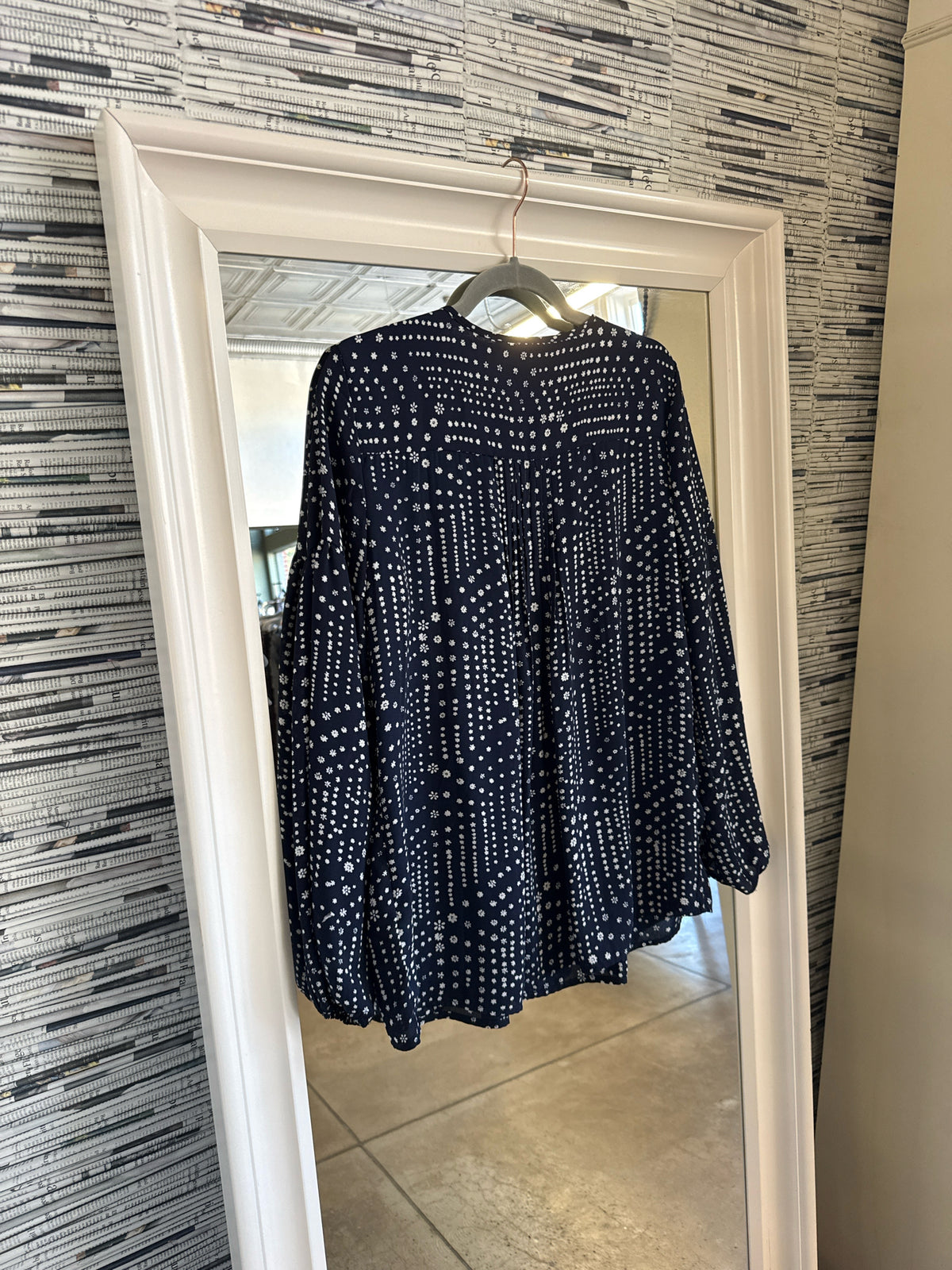 GAP Size S Navy Top