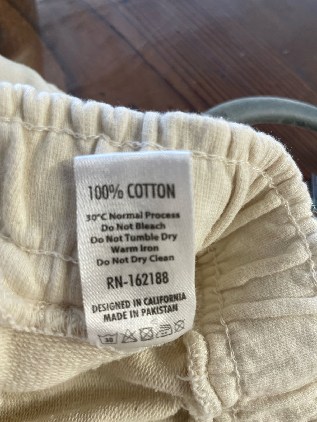 Iron and Resin Size 32 Cream Shorts