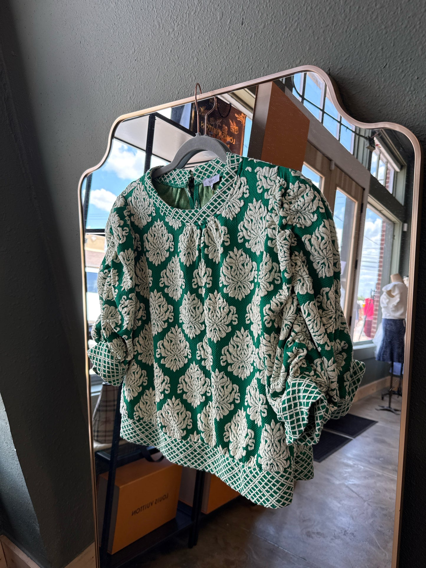 Voy Size M Green/Cream Top