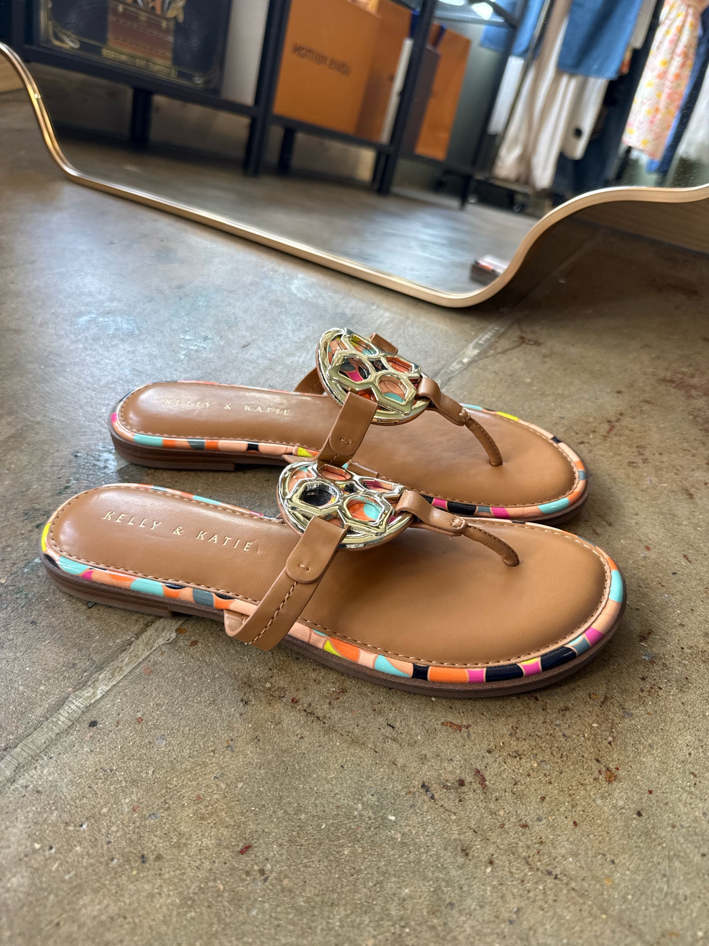Kelly & Katie Shoe Size 7.5 Tan/Multi Sandals