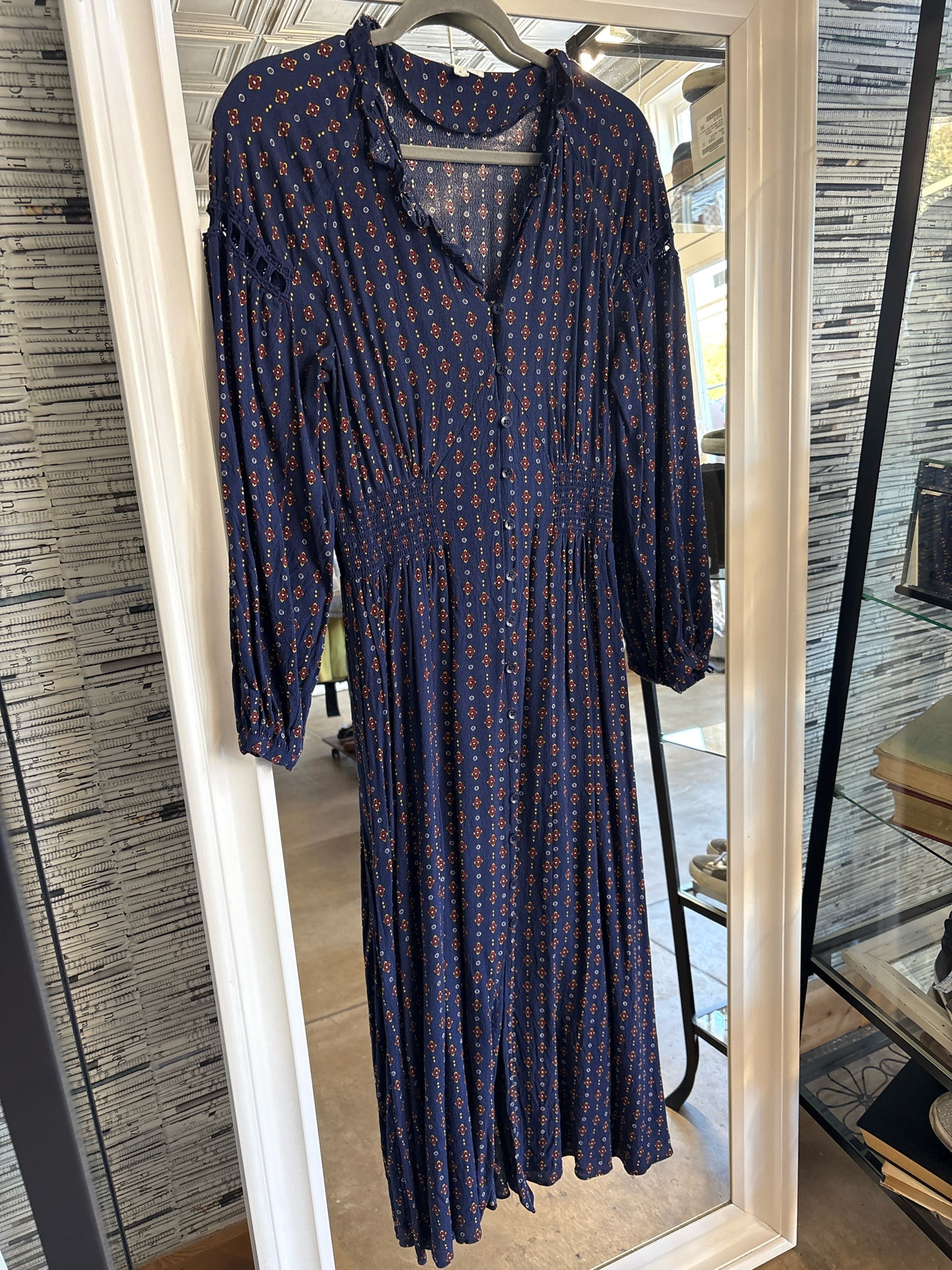 a loves a Size M Dress